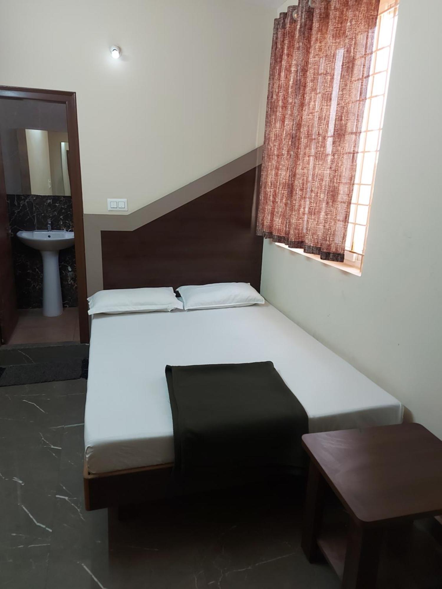 Tks Residency Hotel *