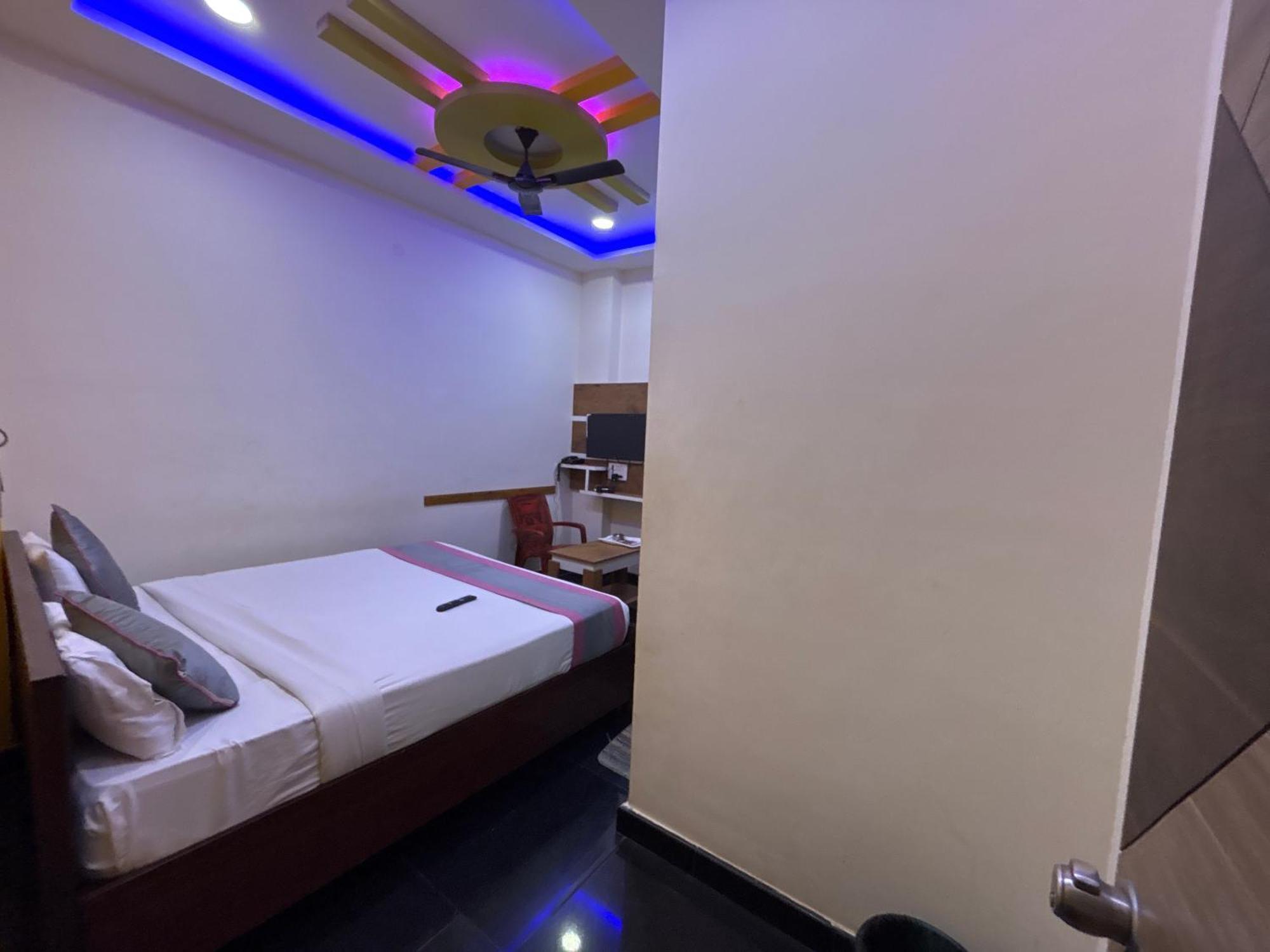 Hotel Day And Night Residency