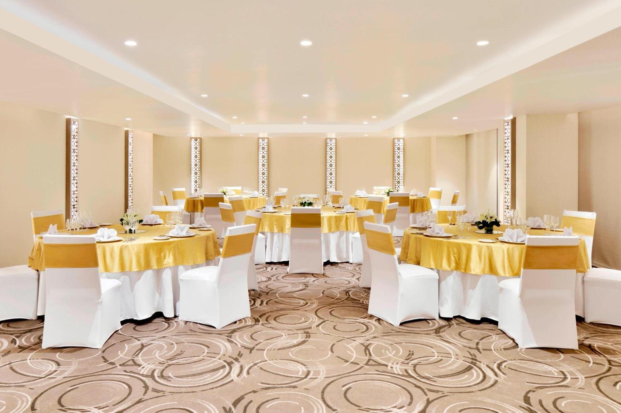 Hotel Courtyard By Marriott Hebbal 5*