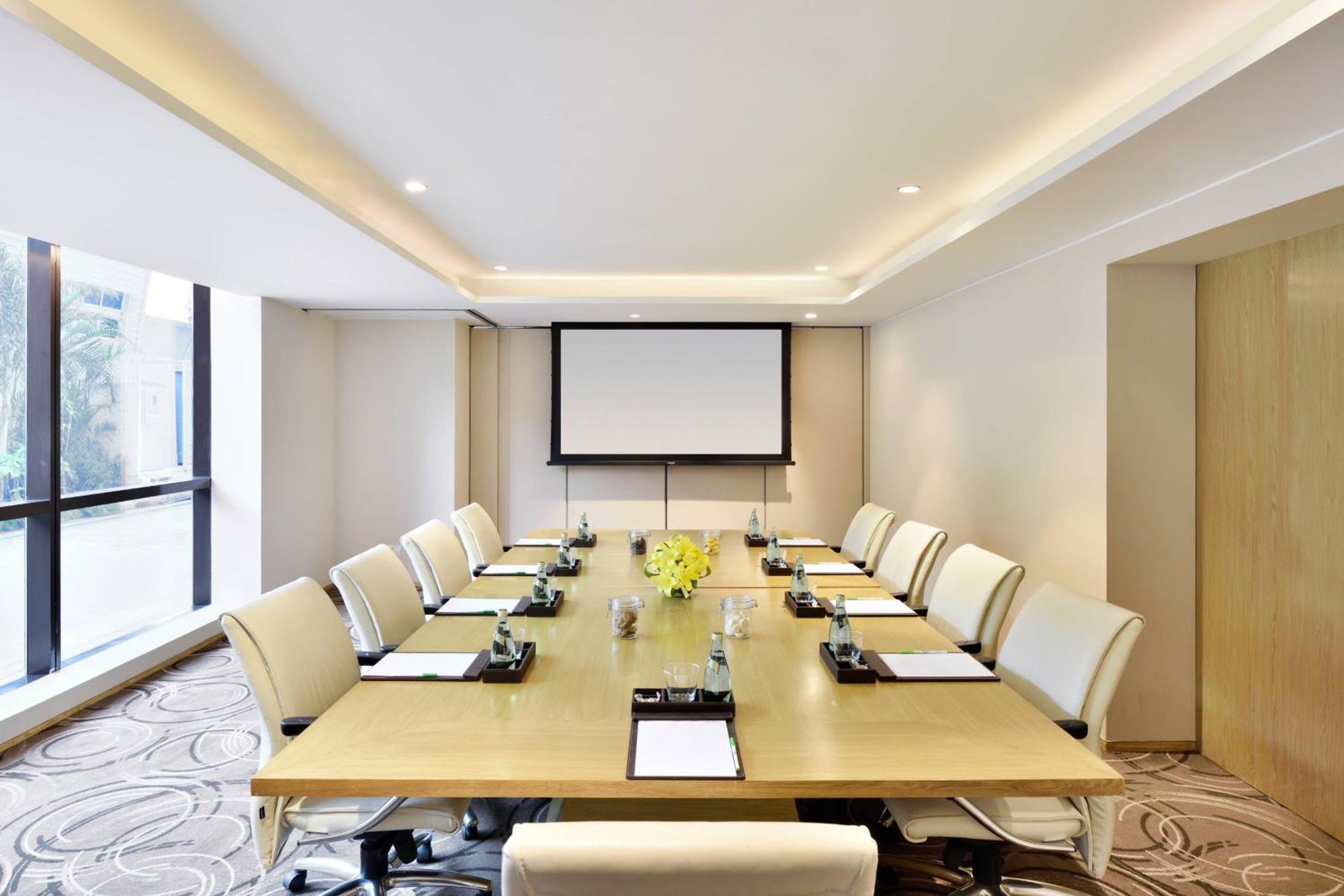 Courtyard By Marriott Hebbal 5* Bangalore