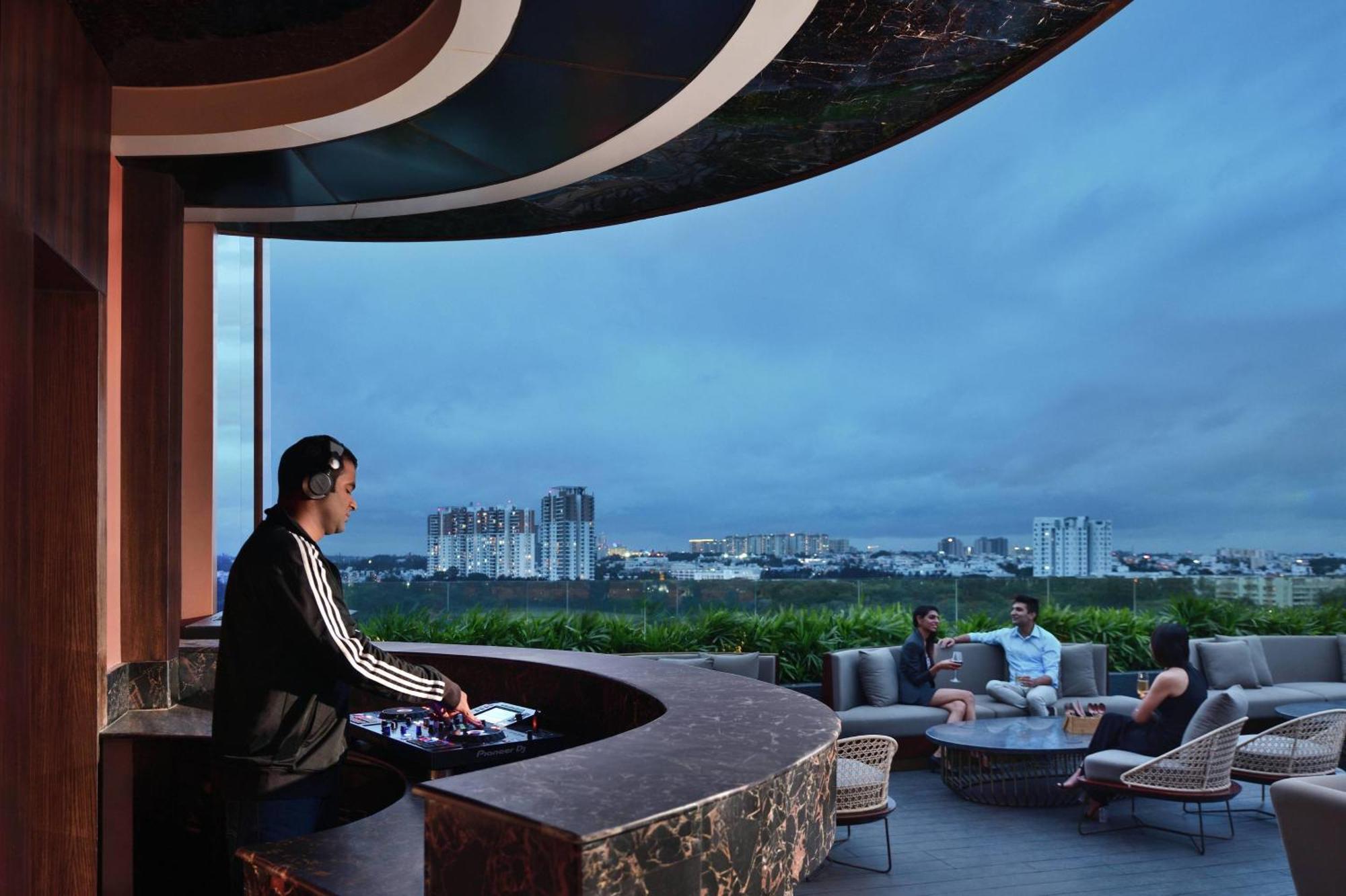 Hotel Courtyard By Marriott Hebbal Bangalore