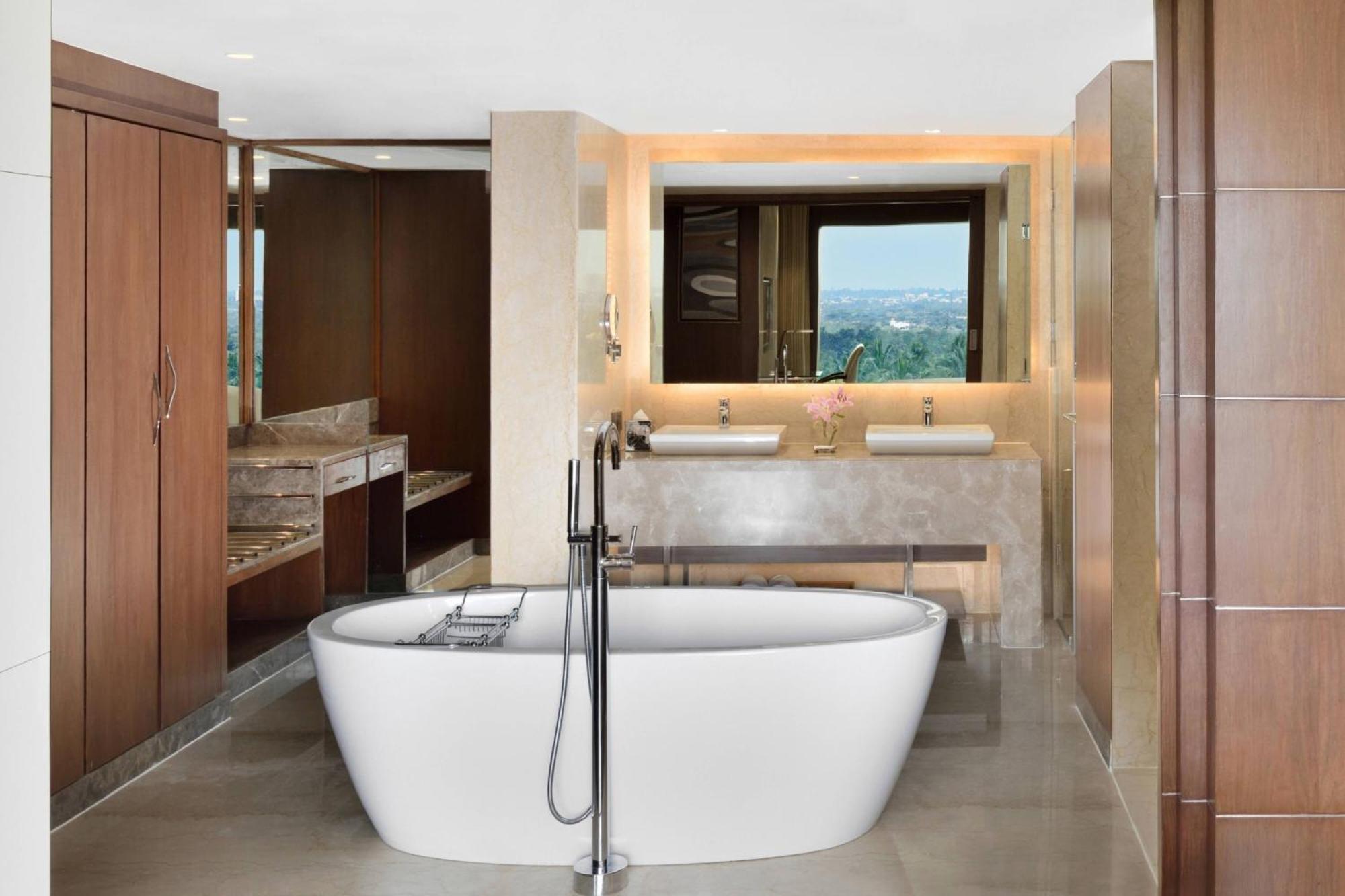 Courtyard By Marriott Hebbal Hotel