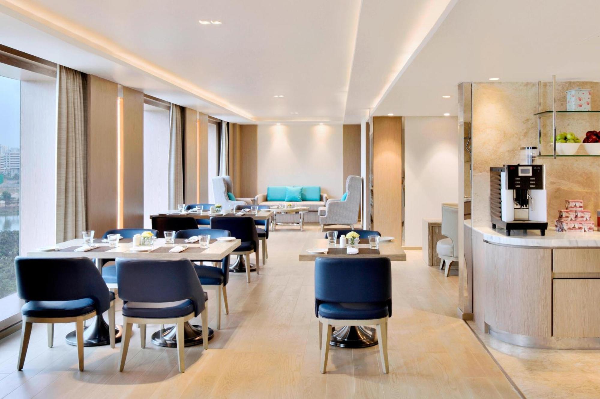 Courtyard By Marriott Hebbal Hotel 5*