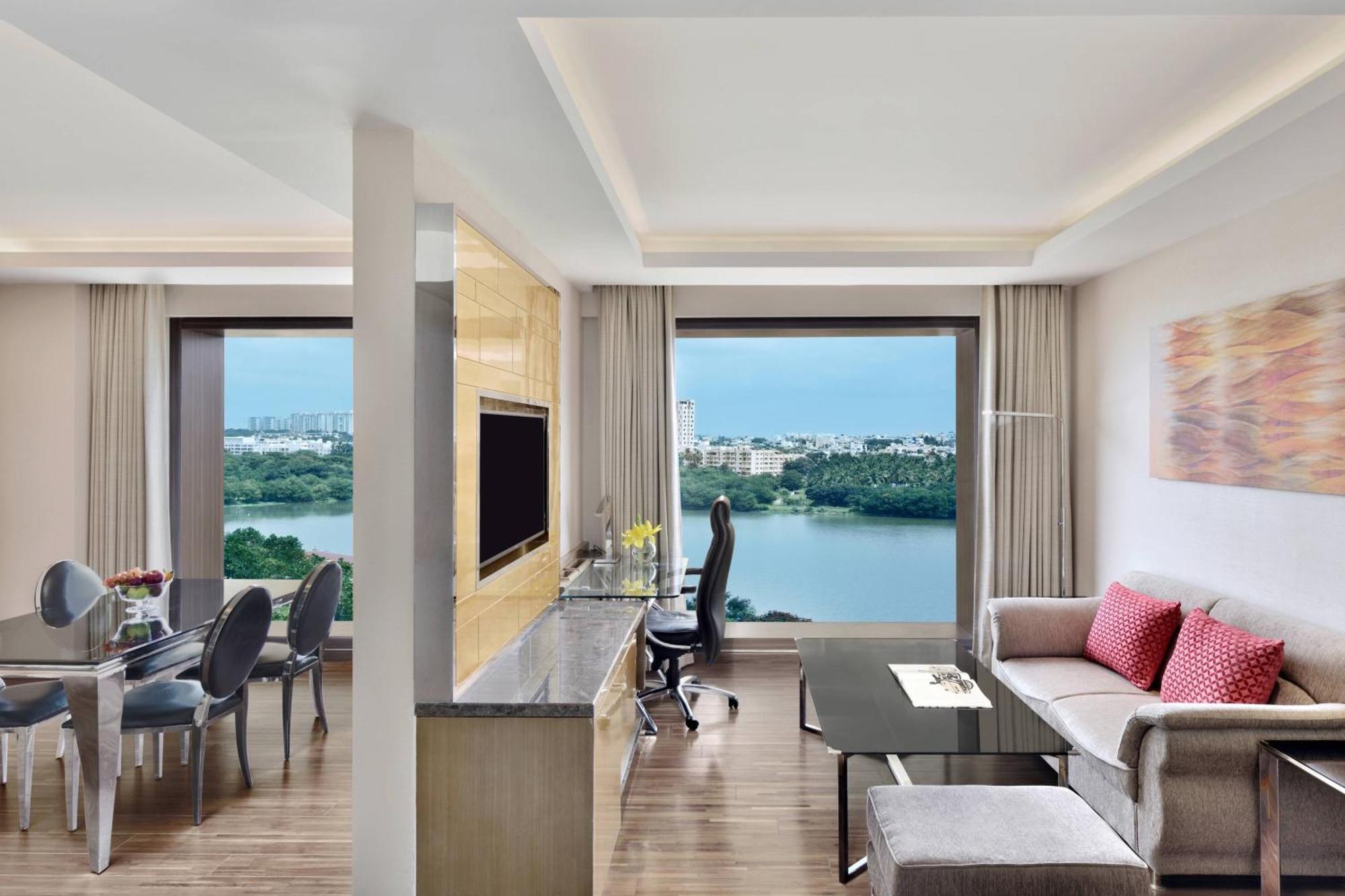 Courtyard By Marriott Hebbal 5*