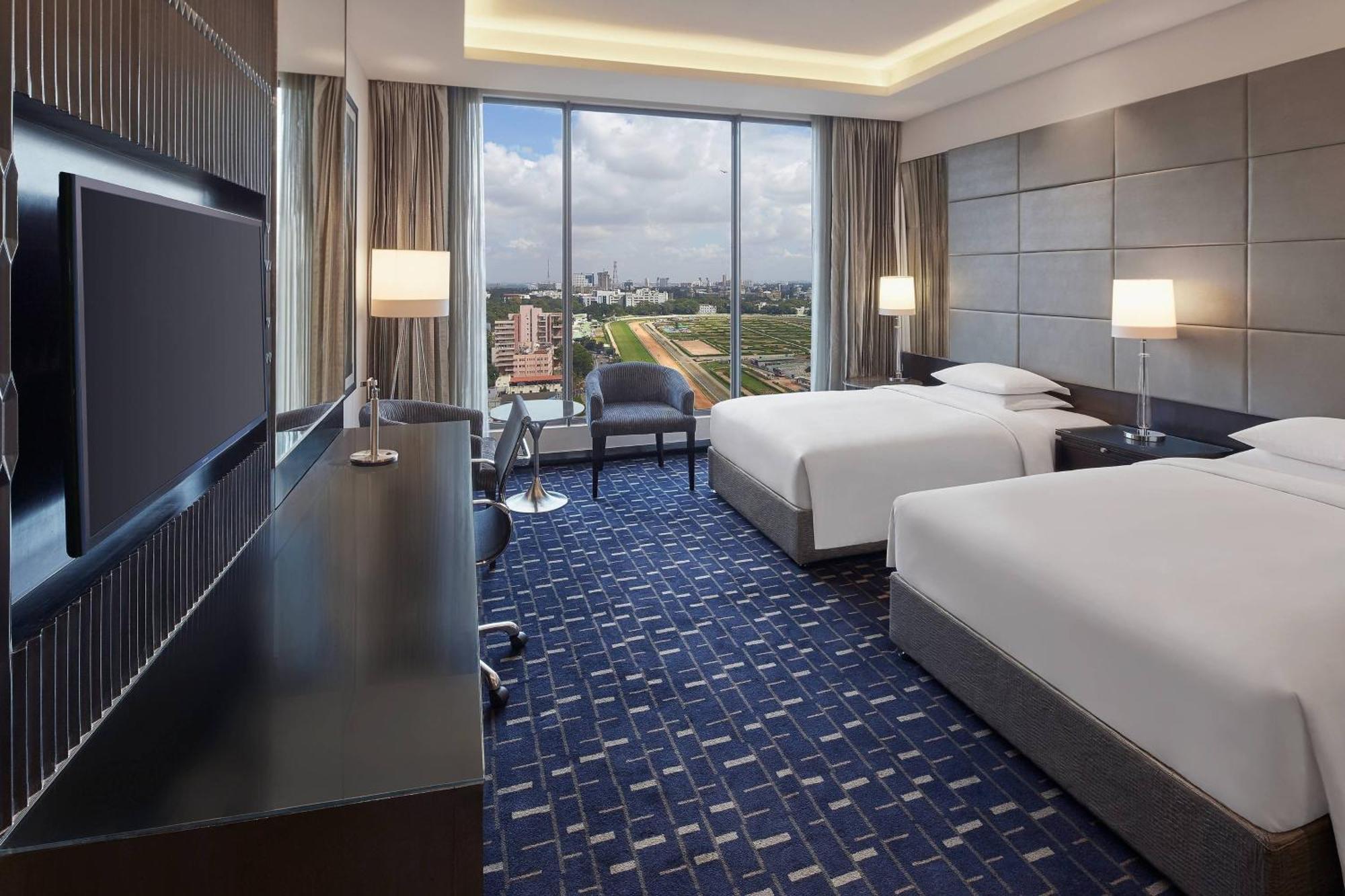 Hotel Renaissance Race Course