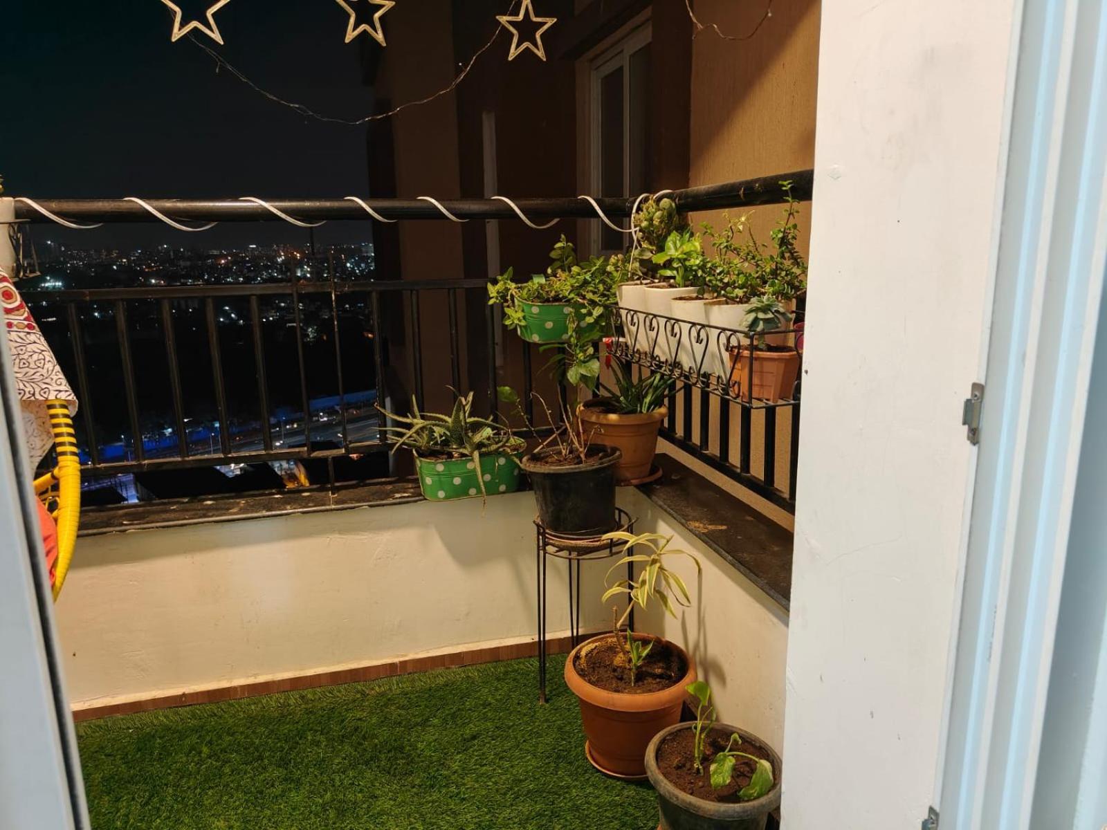 Charming 3bhk 100 Mbps- 19th Floor For Family *