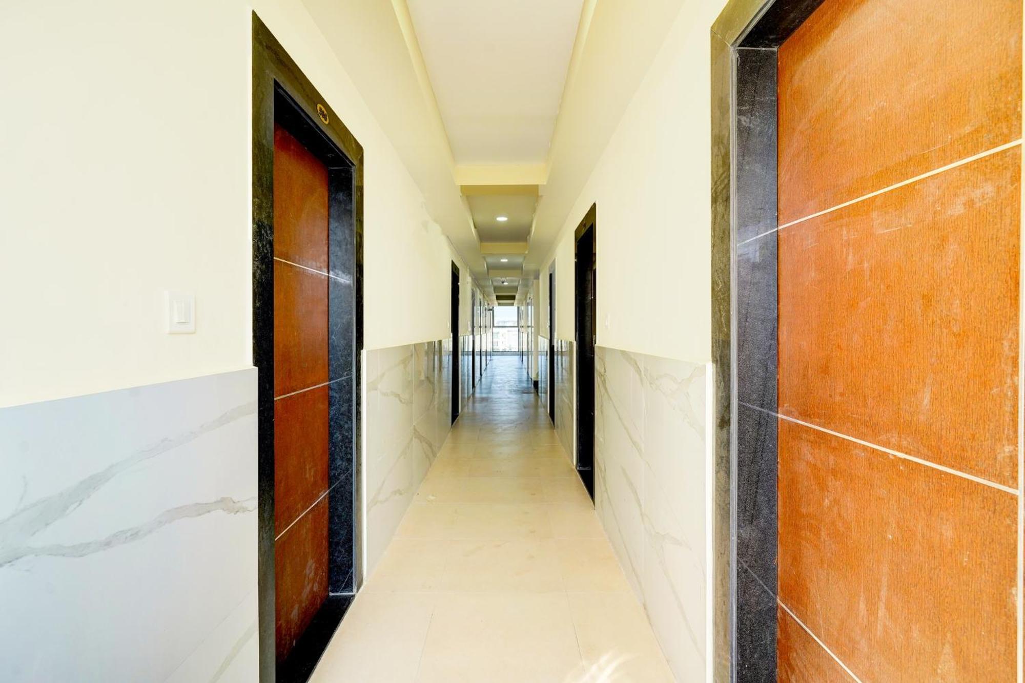 Hotel O Sri Vishnu Prime Opposite The Salon, Kundalhalli Gate