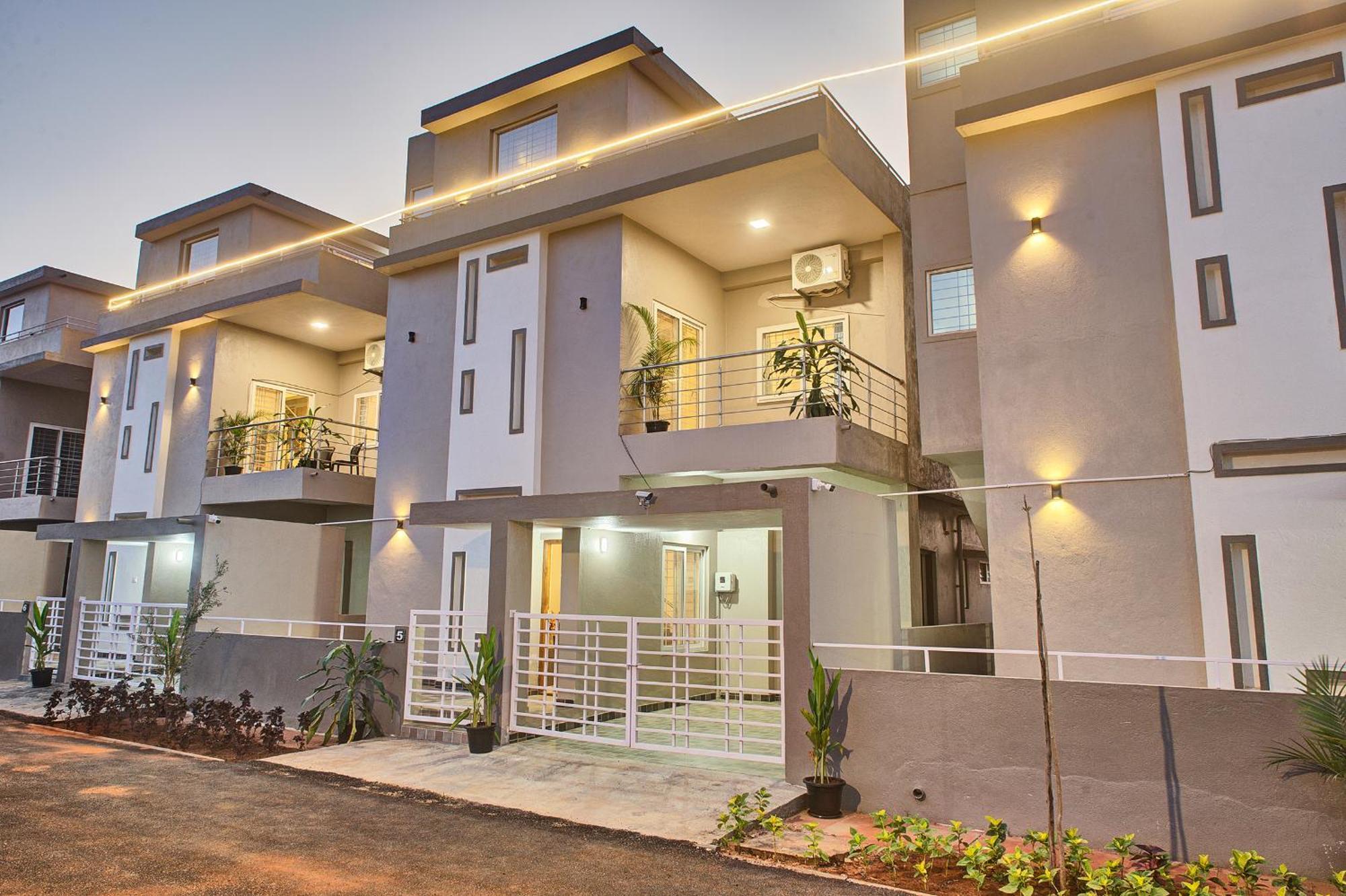 Entire 4 Bedrooms For Family And Group Near Airport *