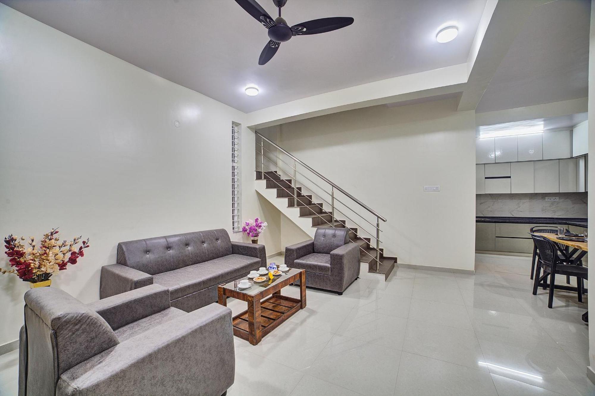 Villa Entire 4 Bedrooms For Family And Group Near Airport