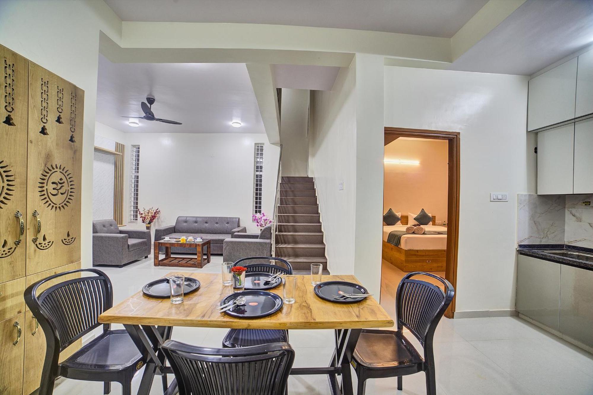 Entire 4 Bedrooms For Family And Group Near Airport Villa *