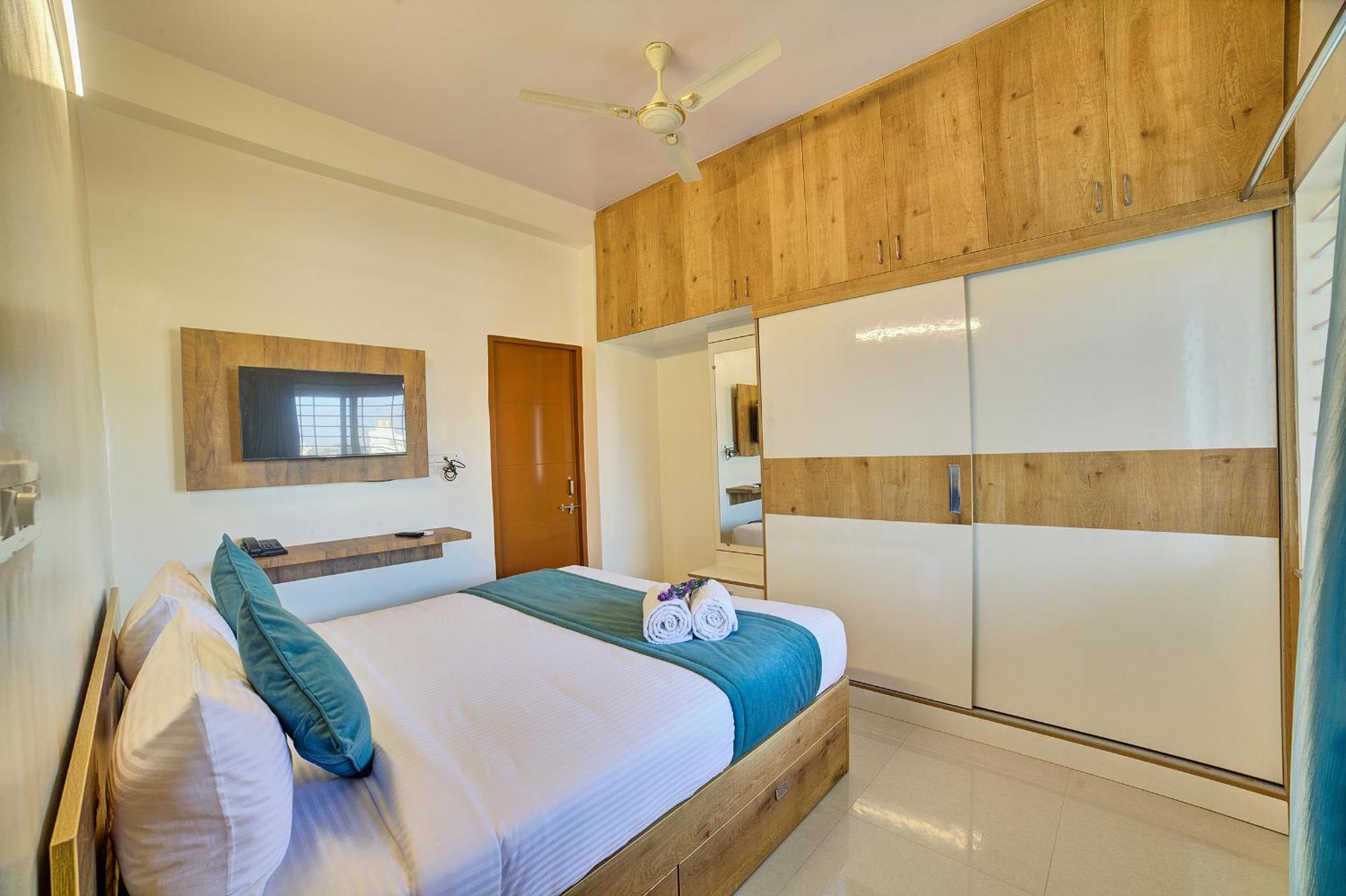 Entire 4 Bedrooms For Family And Group Near Airport *