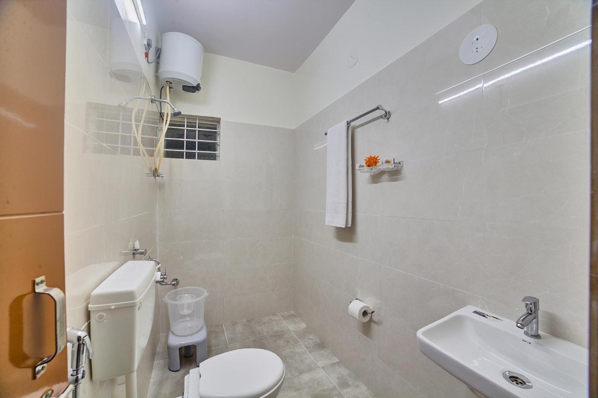 Villa Entire 4 Bedrooms For Family And Group Near Airport