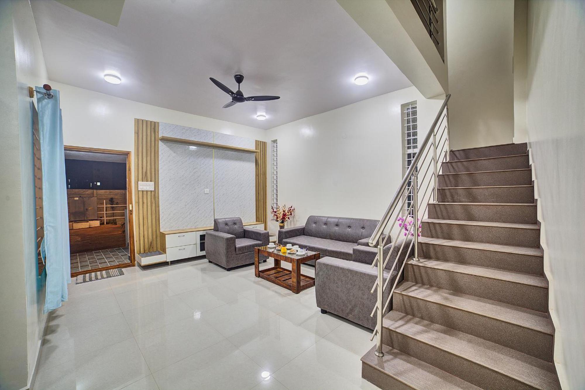 Villa Entire 4 Bedrooms For Family And Group Near Airport *