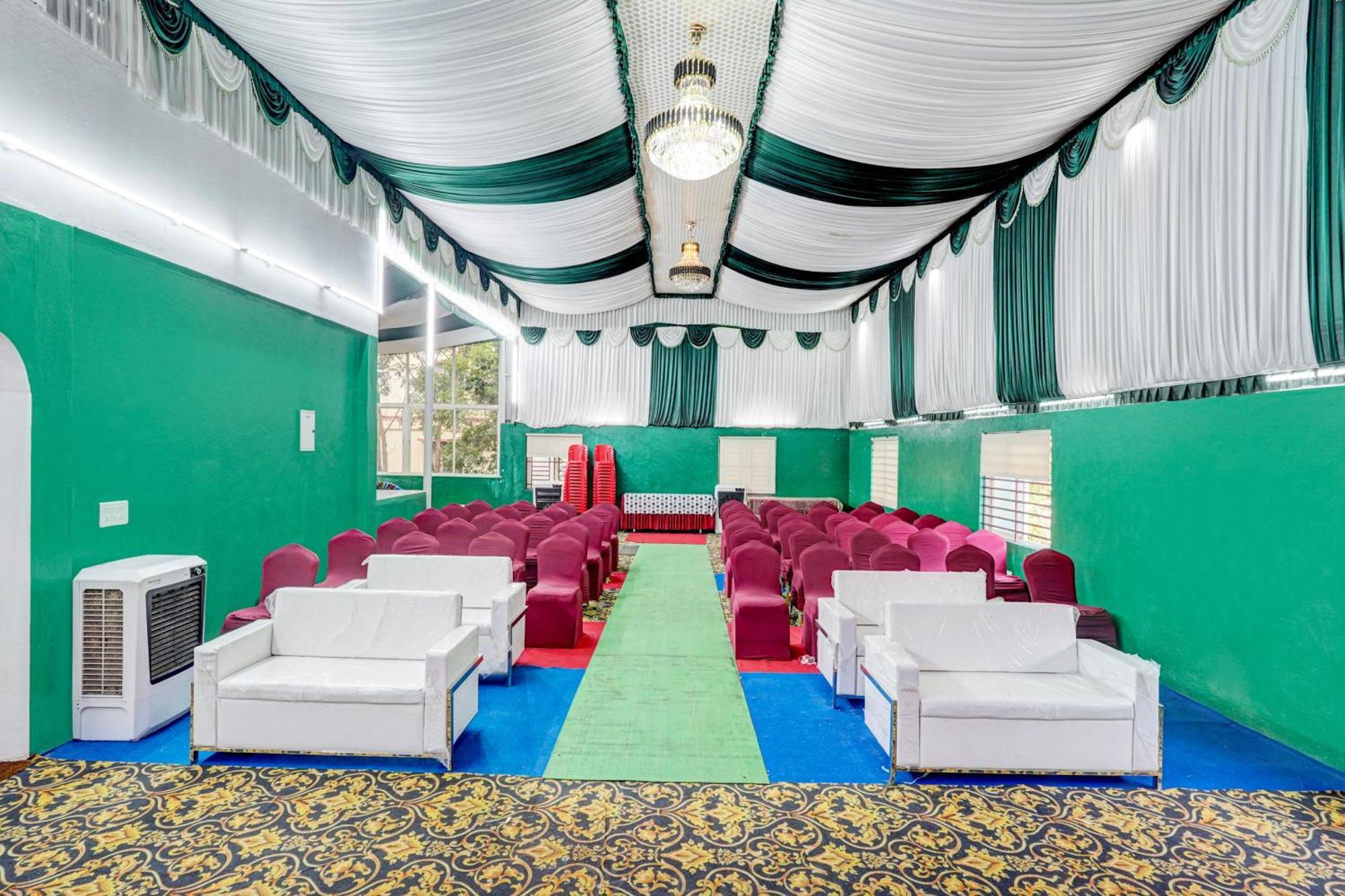 O Sahasra Hotel 3*