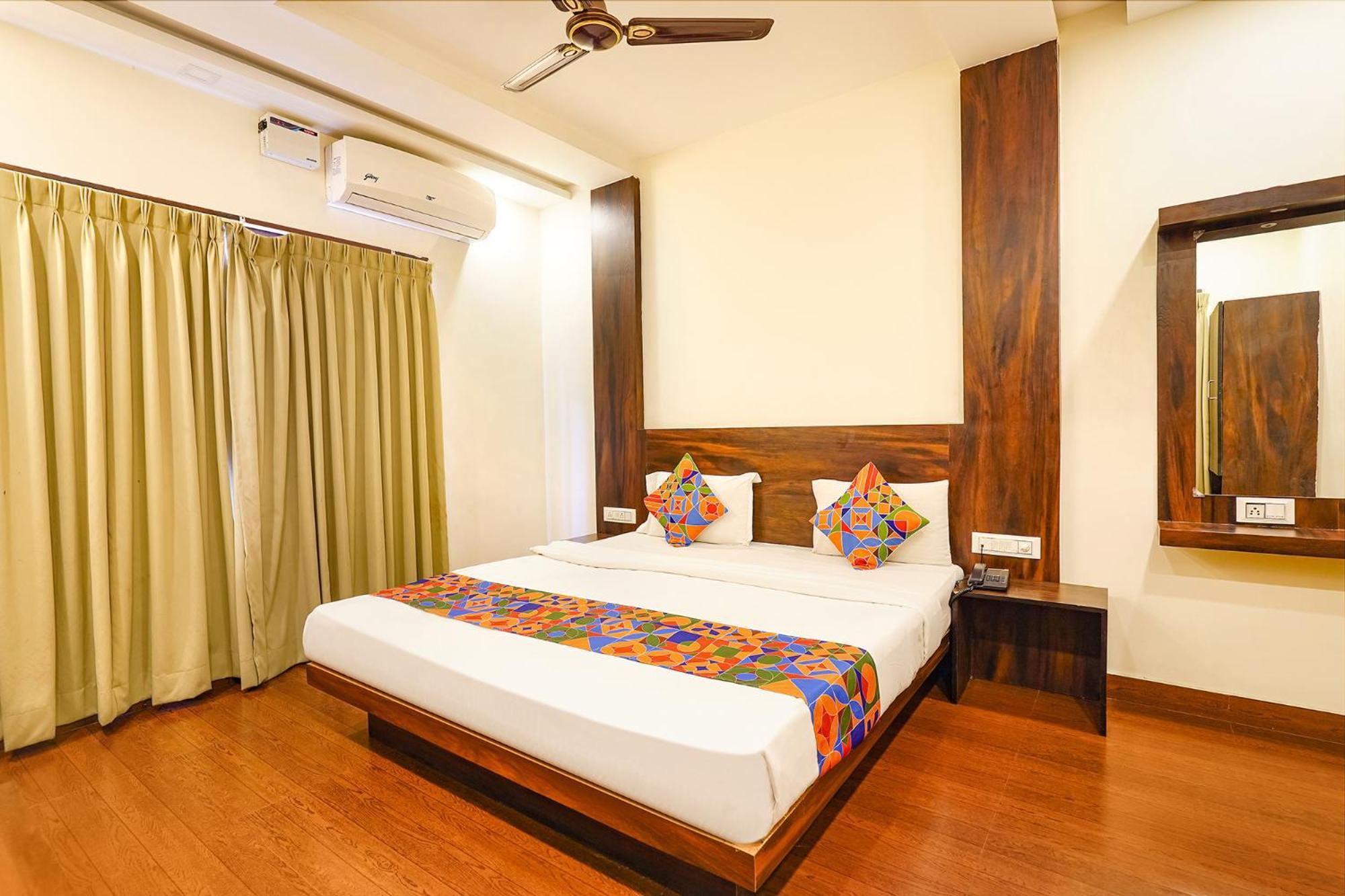 Fabhotel Royal Wood Premier - Domlur Hotel