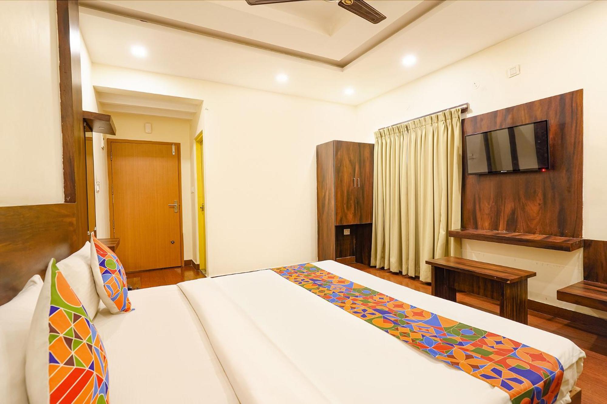 Fabhotel Royal Wood Premier - Domlur Hotel Bangalore