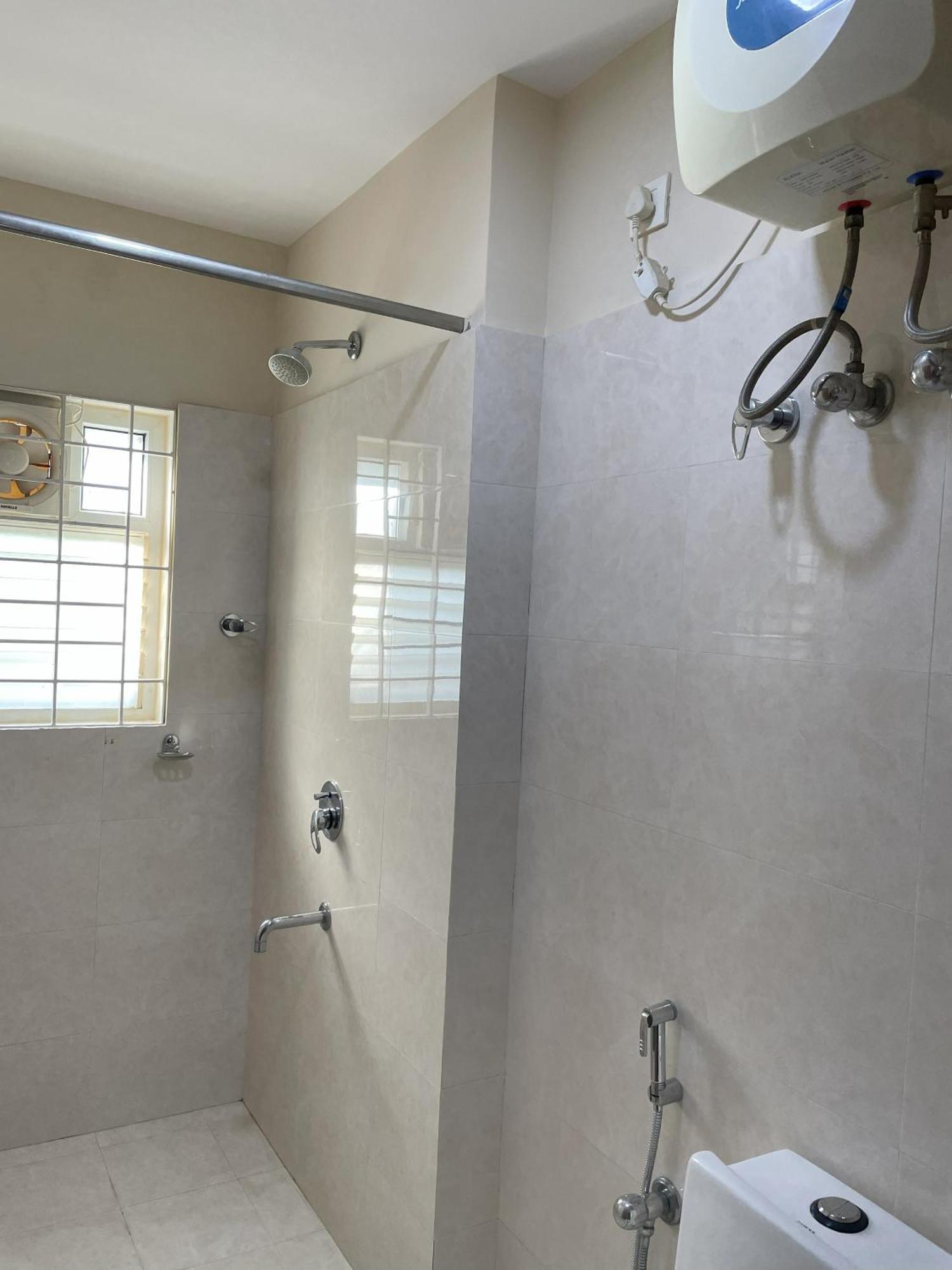 Apartment Deluxe 2bhk Family And Business Service Apartments, Raj Royale Retreats Bangalore