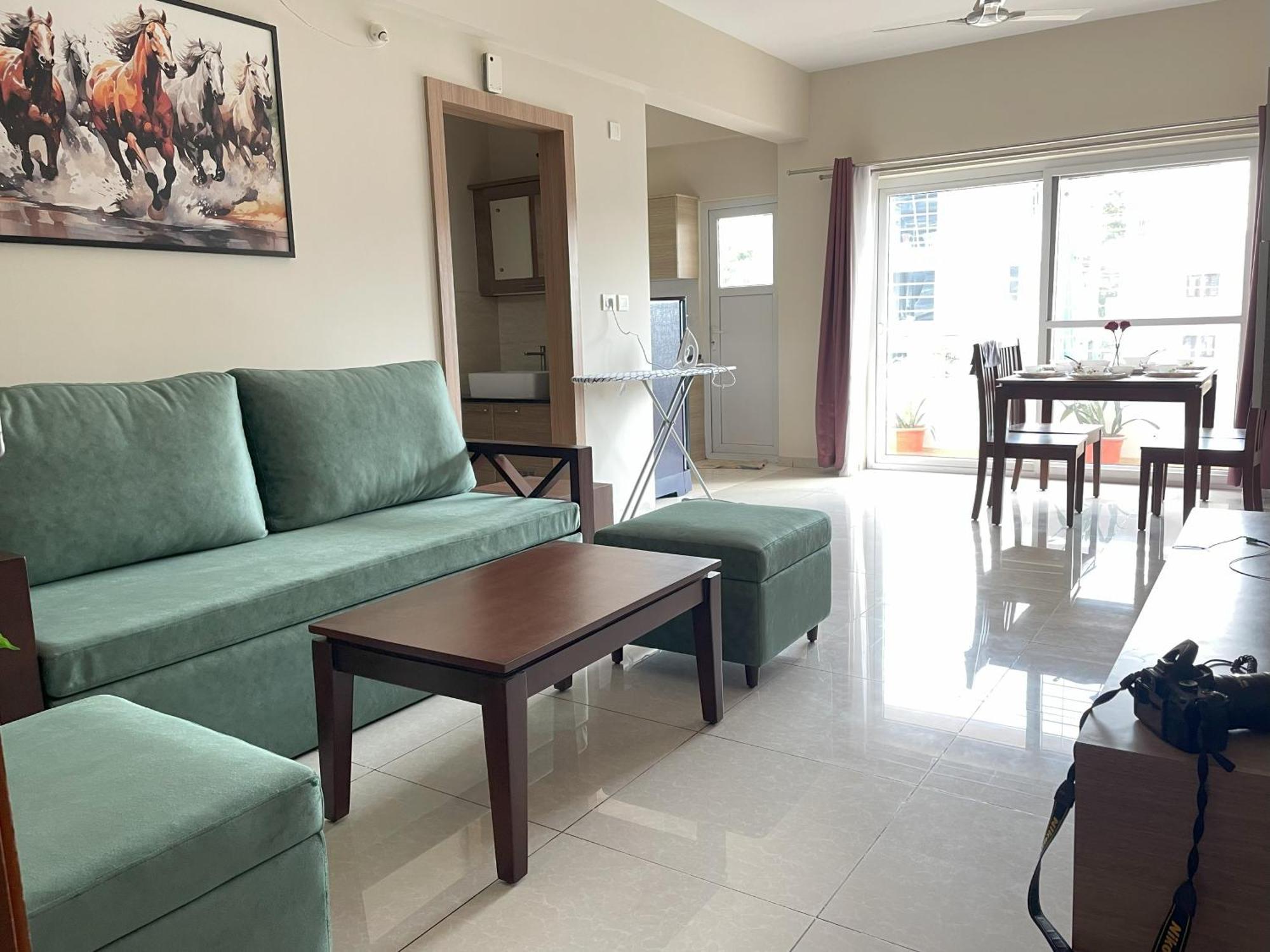 Deluxe 2bhk Family And Business Service Apartments, Raj Royale Retreats * Bangalore
