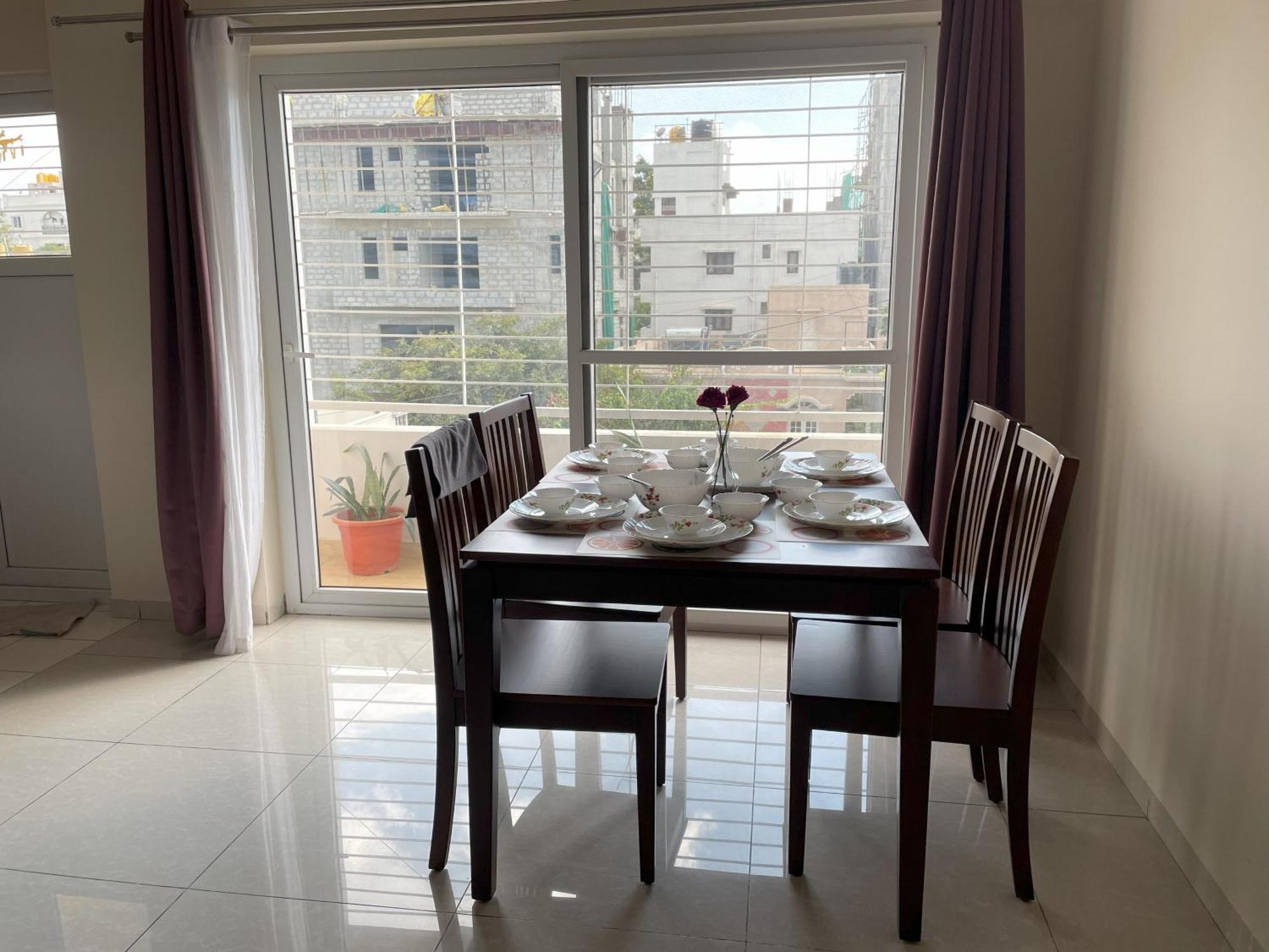 Apartment Deluxe 2bhk Family And Business Service Apartments, Raj Royale Retreats *