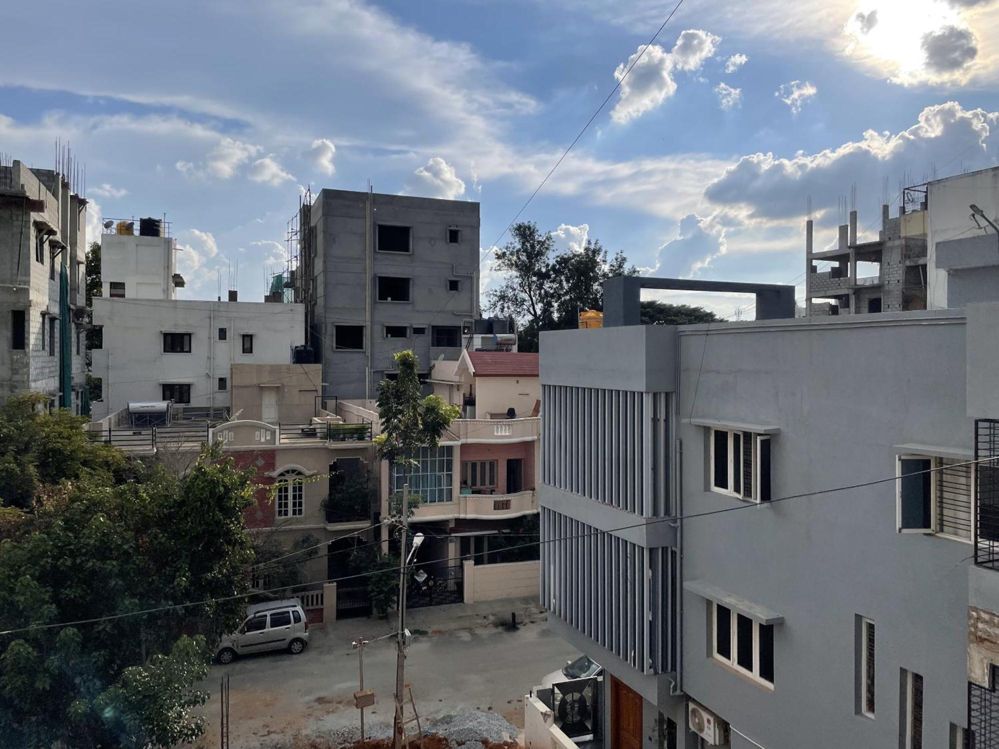Apartment Deluxe 2bhk Family And Business Service Apartments, Raj Royale Retreats *