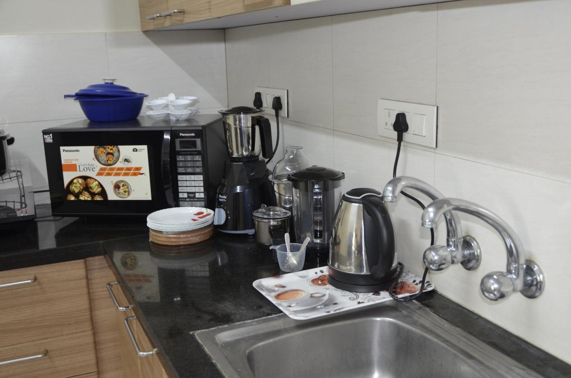 Apartment Deluxe 2bhk Family And Business Service Apartments, Raj Royale Retreats Bangalore