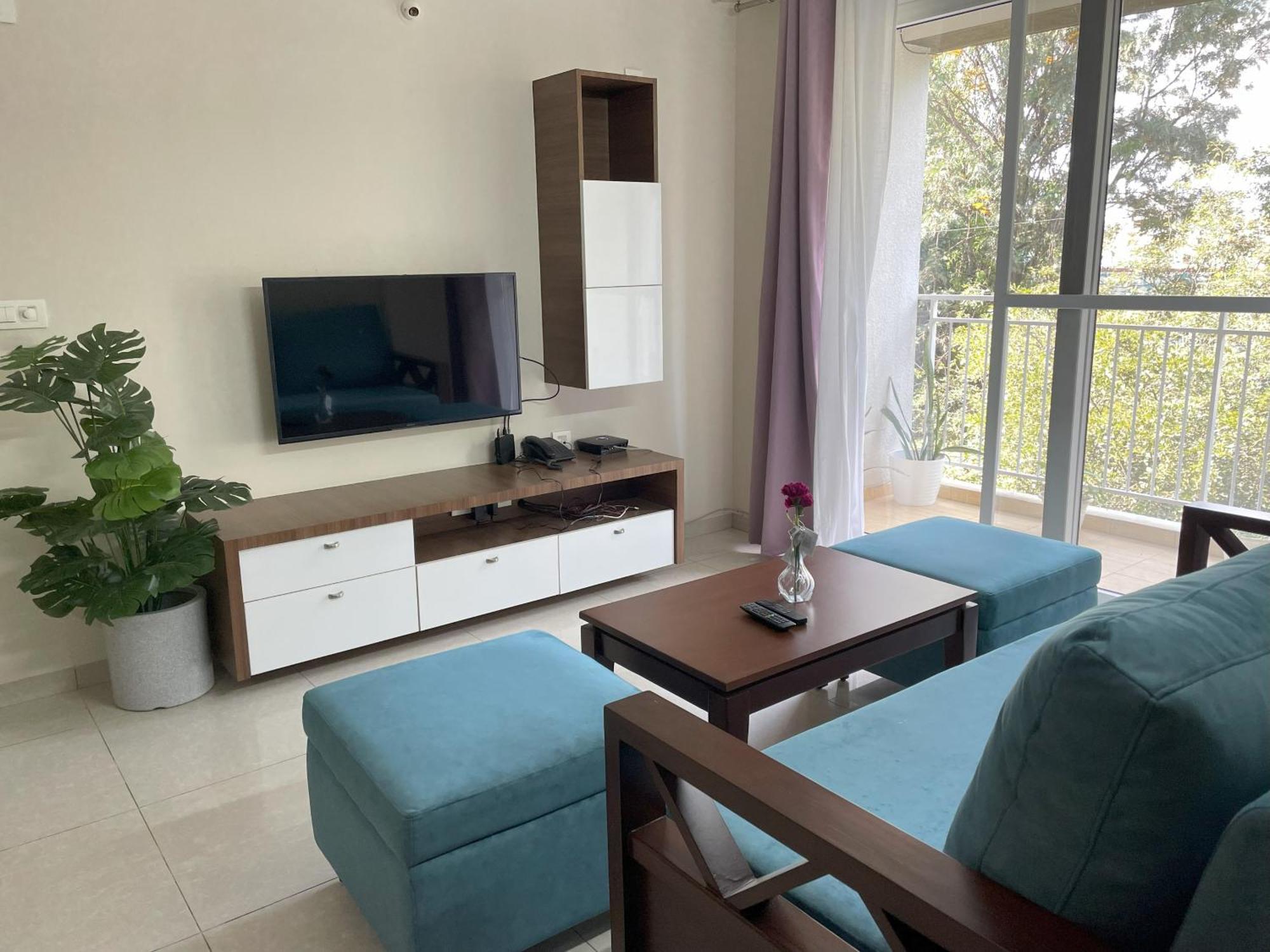 Deluxe 2bhk Family And Business Service Apartments, Raj Royale Retreats * Bangalore