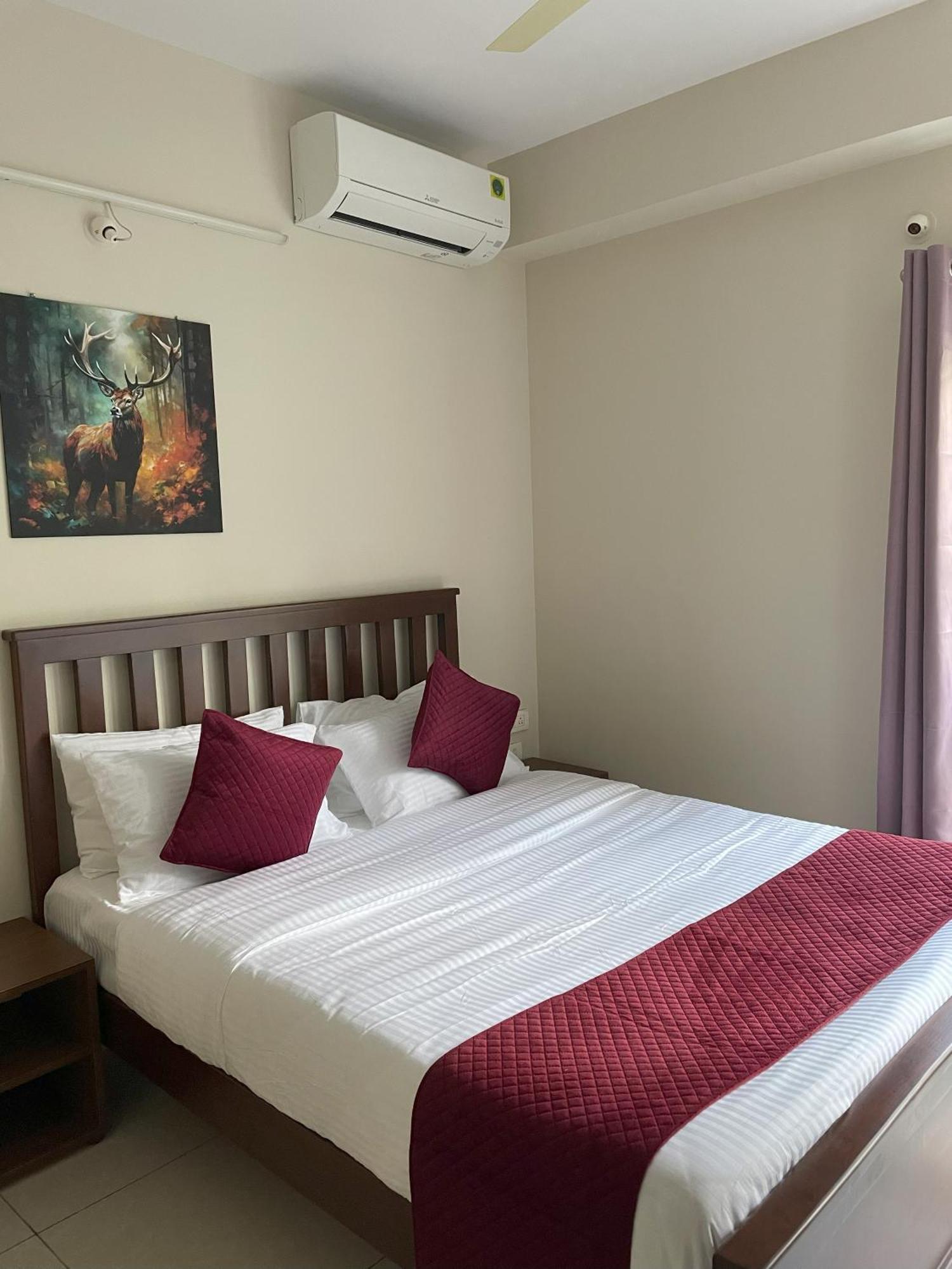Deluxe 2bhk Family And Business Service Apartments, Raj Royale Retreats Apartment