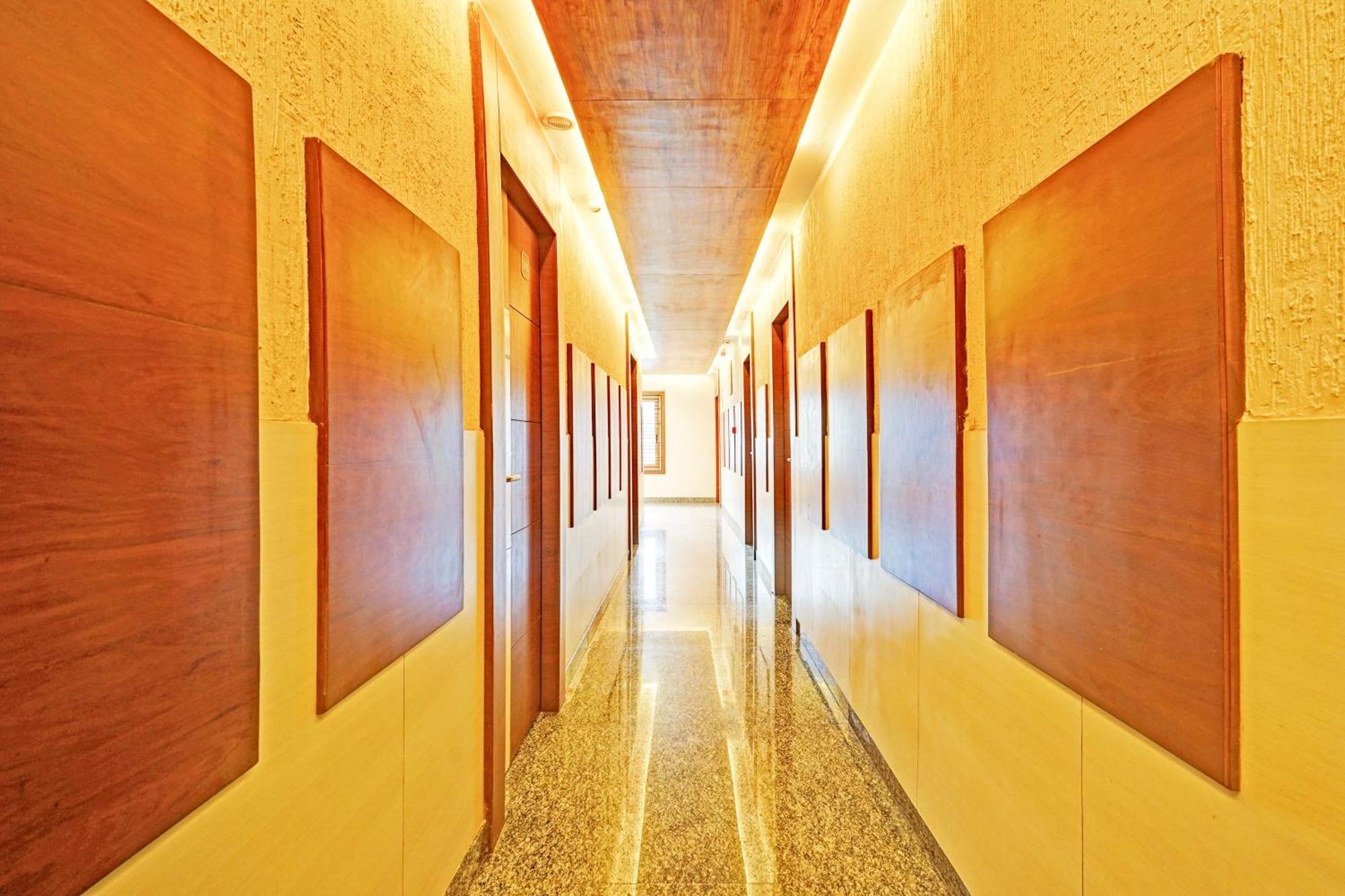 Hotel Super Townhouse Indiranagar 3*
