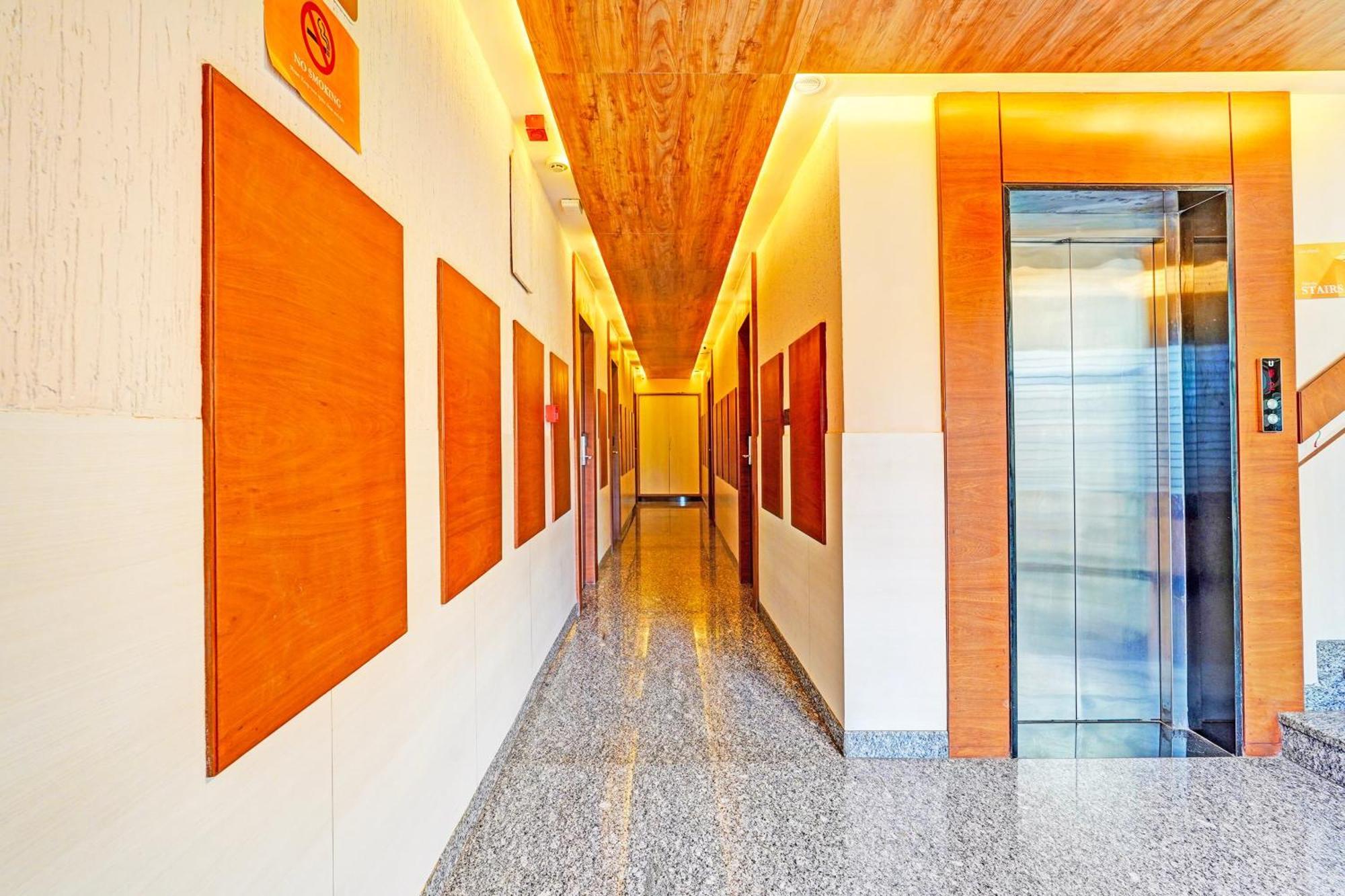Super Townhouse Indiranagar