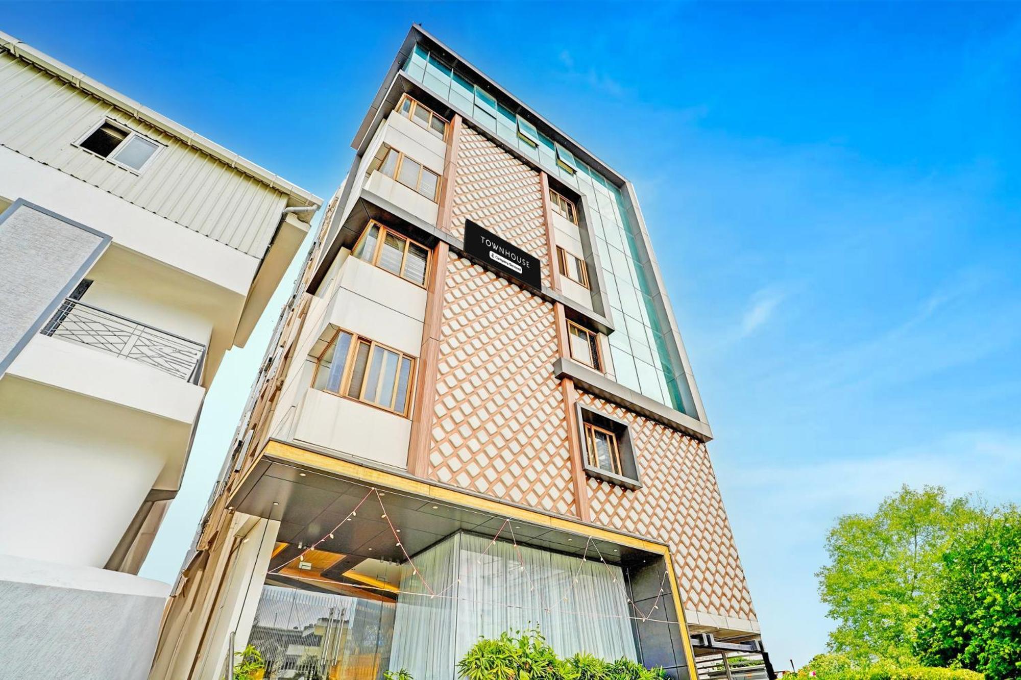 Hotel Super Townhouse Indiranagar Bangalore