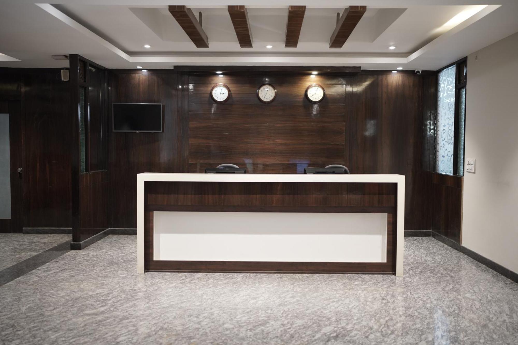 Vista Suites, 3*