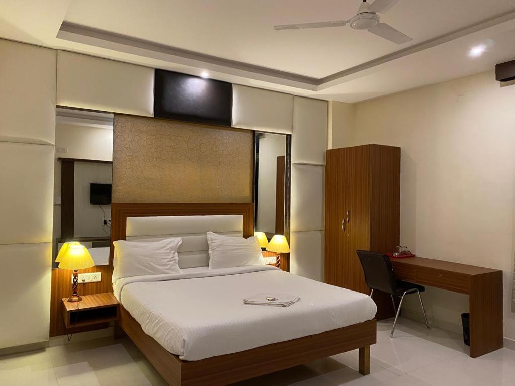 Akshatha Guest house *