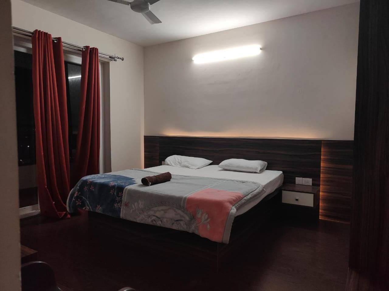 Modern 3bhk With Fully Equipped Kitchen On 15floor Only For Families Bangalore