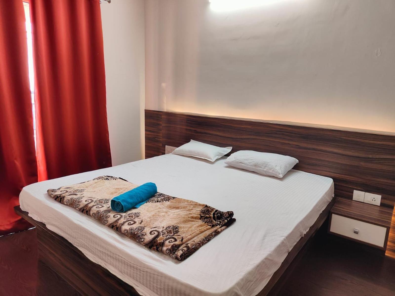 Modern 3bhk With Fully Equipped Kitchen On 15floor Only For Families Bangalore