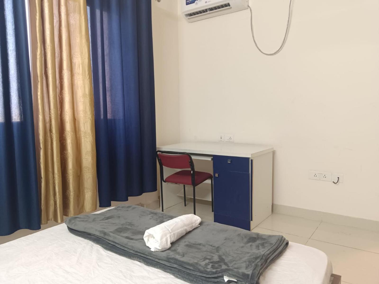 Modern 3bhk With Fully Equipped Kitchen On 15floor Only For Families Apartment Bangalore