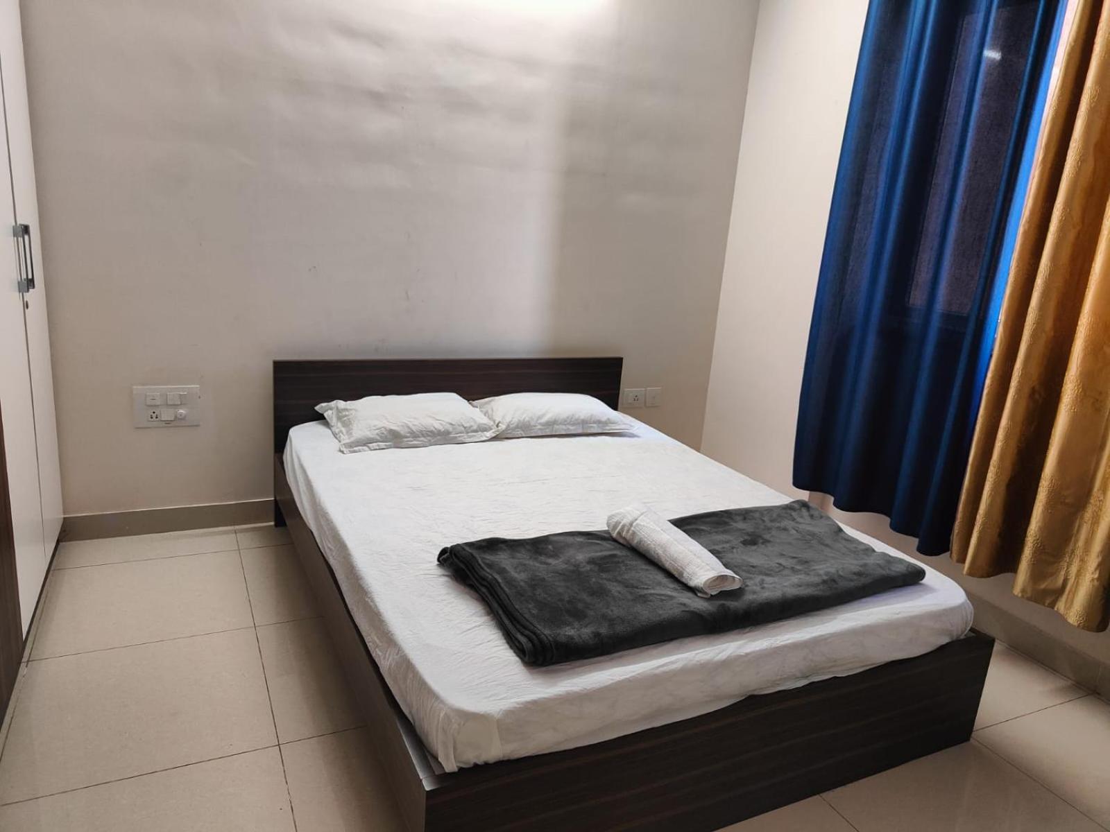 Apartment Modern 3bhk With Fully Equipped Kitchen On 15floor Only For Families Bangalore