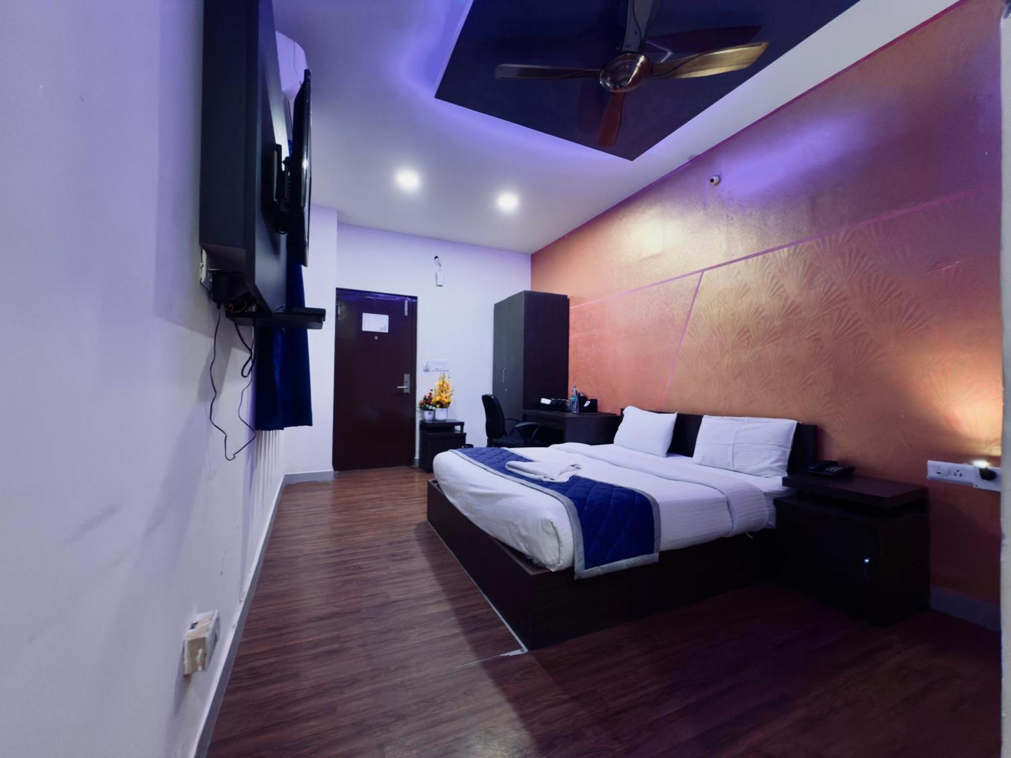 Hotel New Blue Rocks Sarjapur 3*