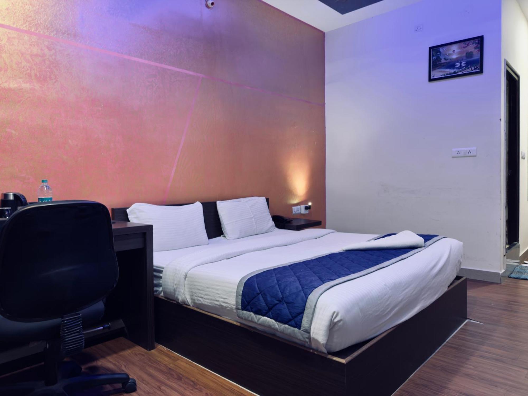 Hotel New Blue Rocks Sarjapur 3*