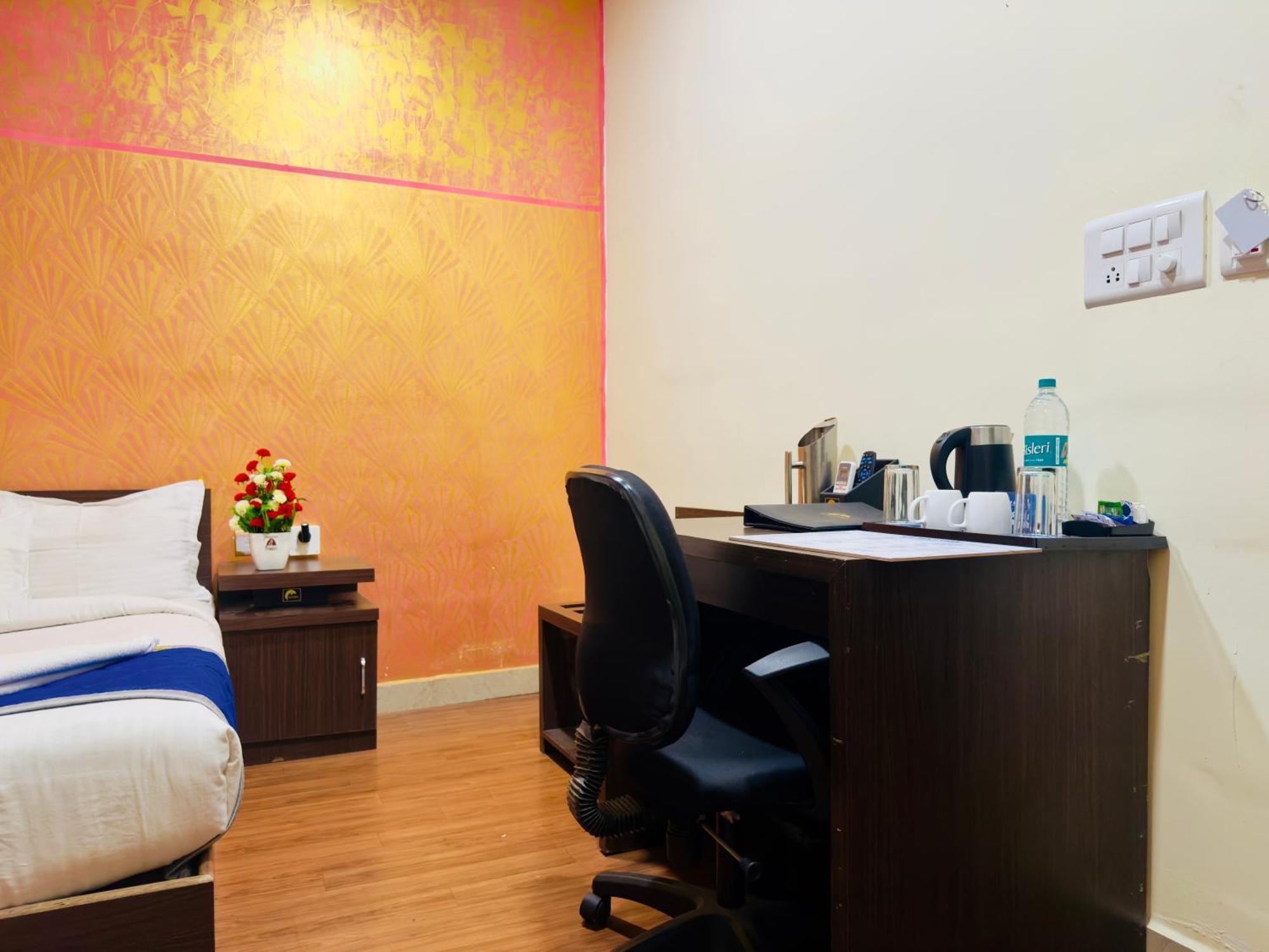Hotel New Blue Rocks Sarjapur 3*