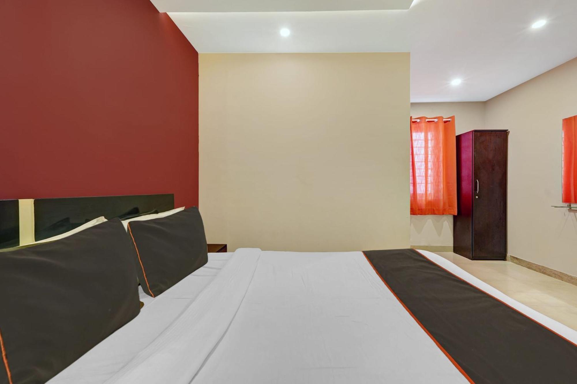 O The Coles Tree Hotel Bangalore
