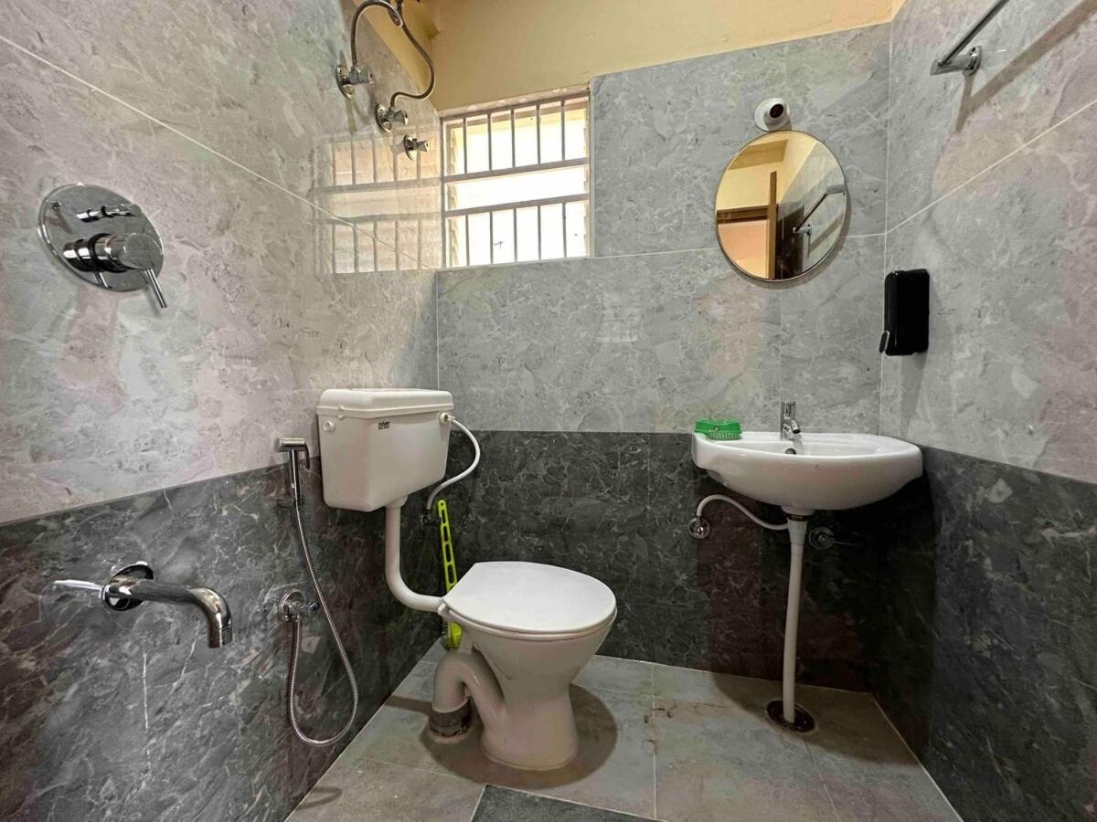 Wonderful 2bhk 950m From Jp Nagara Metro 3rd Floor *