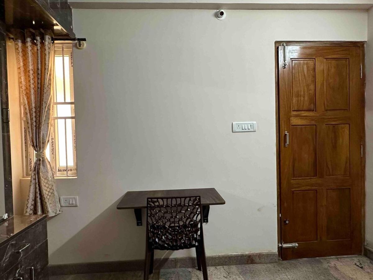 Wonderful 2bhk 950m From Jp Nagara Metro 3rd Floor Bangalore