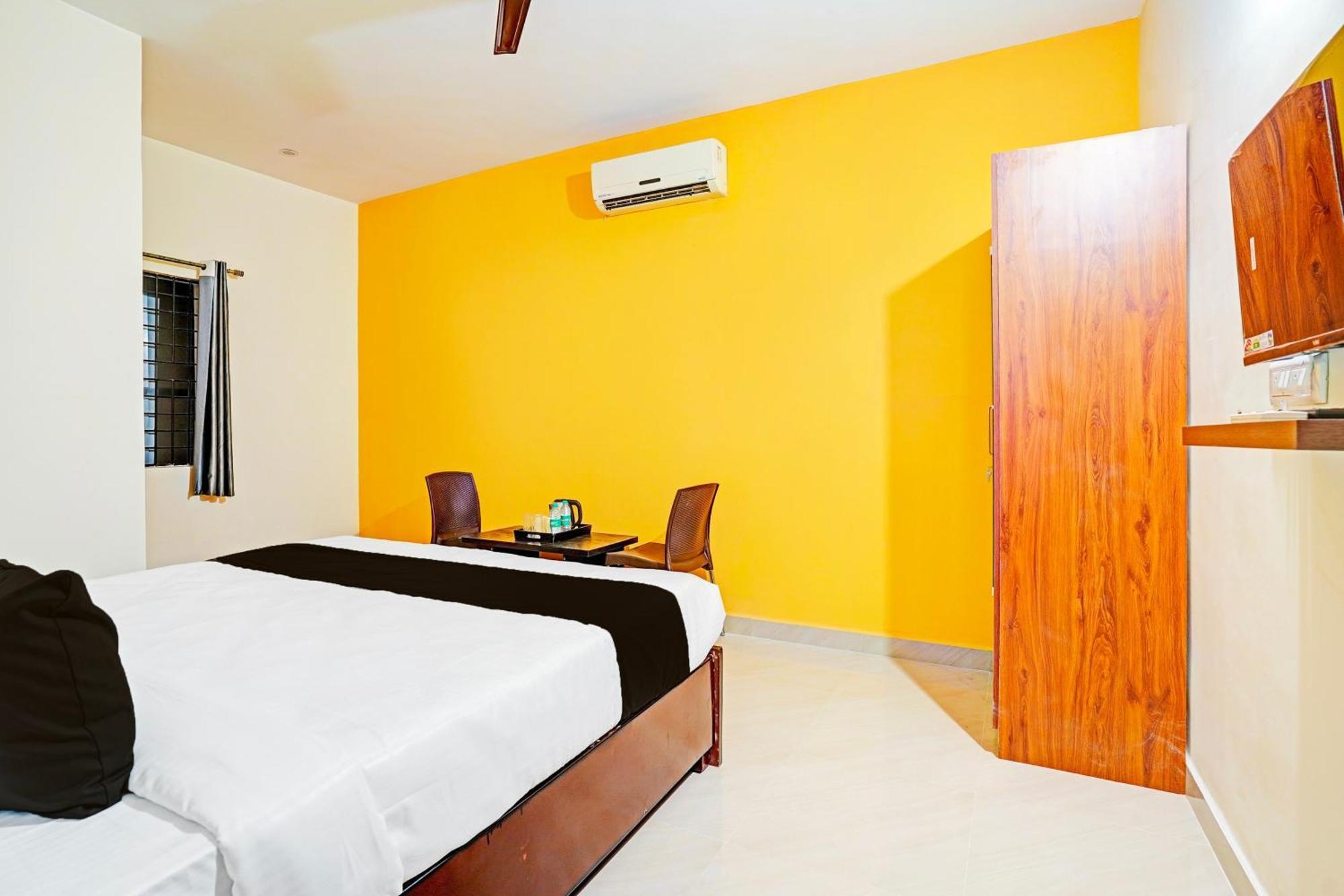 O Jk Blue Rock Comforts Hotel 3*
