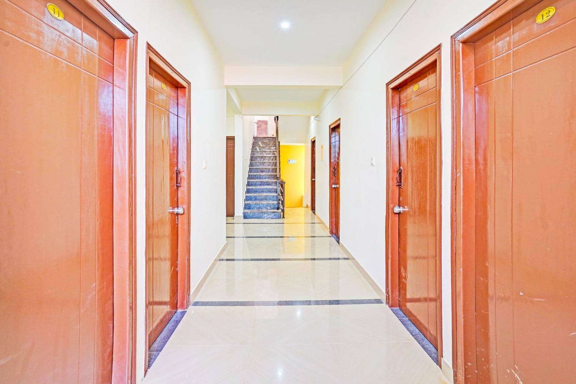 O Jk Blue Rock Comforts 3* Bangalore