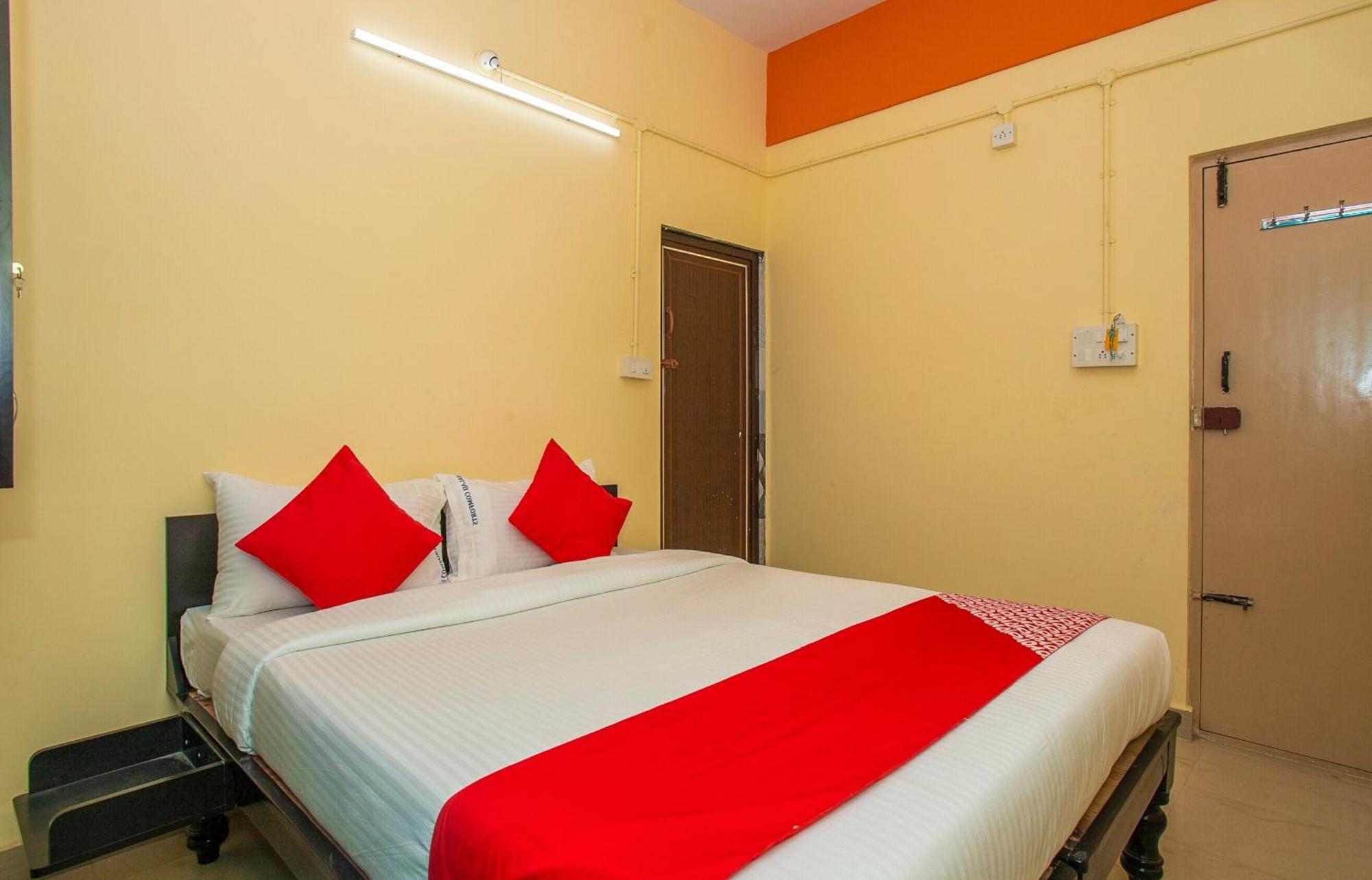 Hotel O Sri Hari Premium Comforts Near Sandhya Digital K Theatre