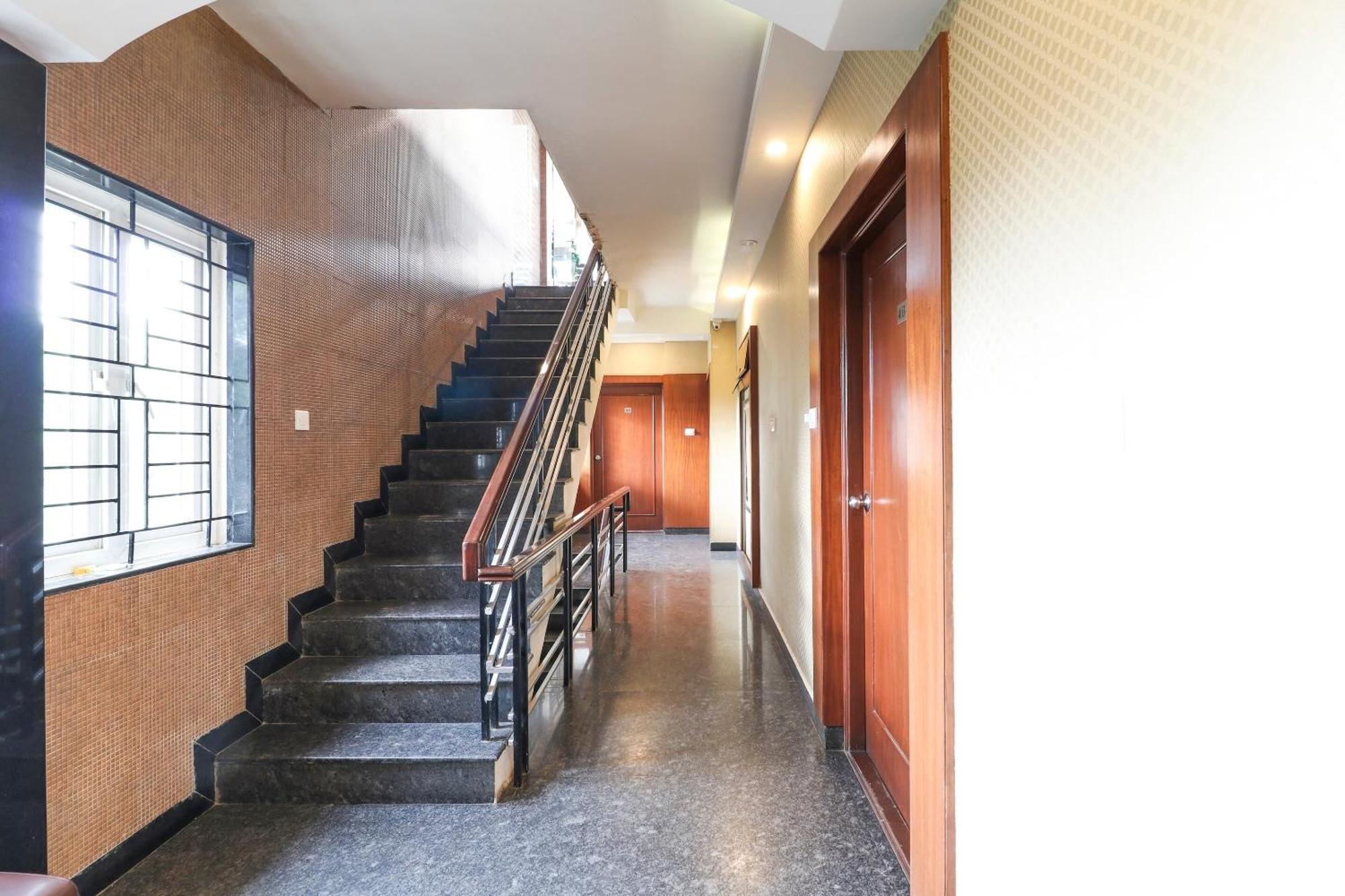 O Status Executive Room's