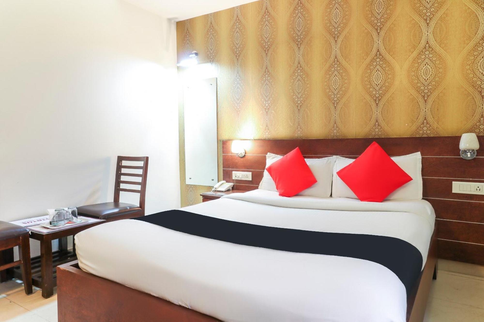 O Status Executive Room's Hotel 3*