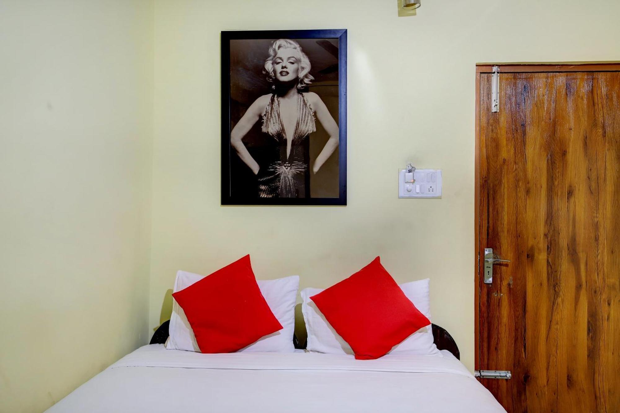 Hotel O Utsav Palace 4*