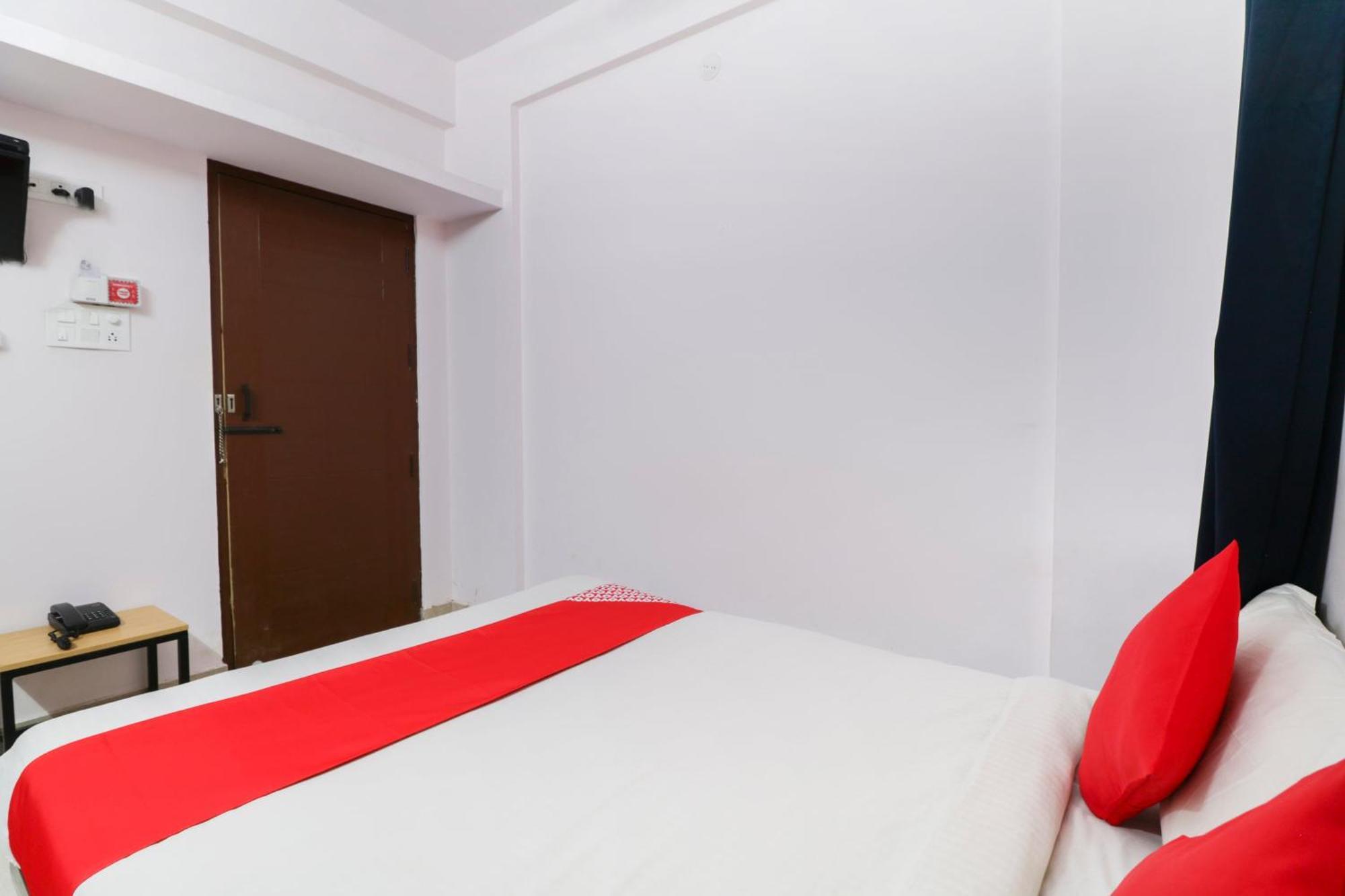 O Pallavi Nilayam Hotel