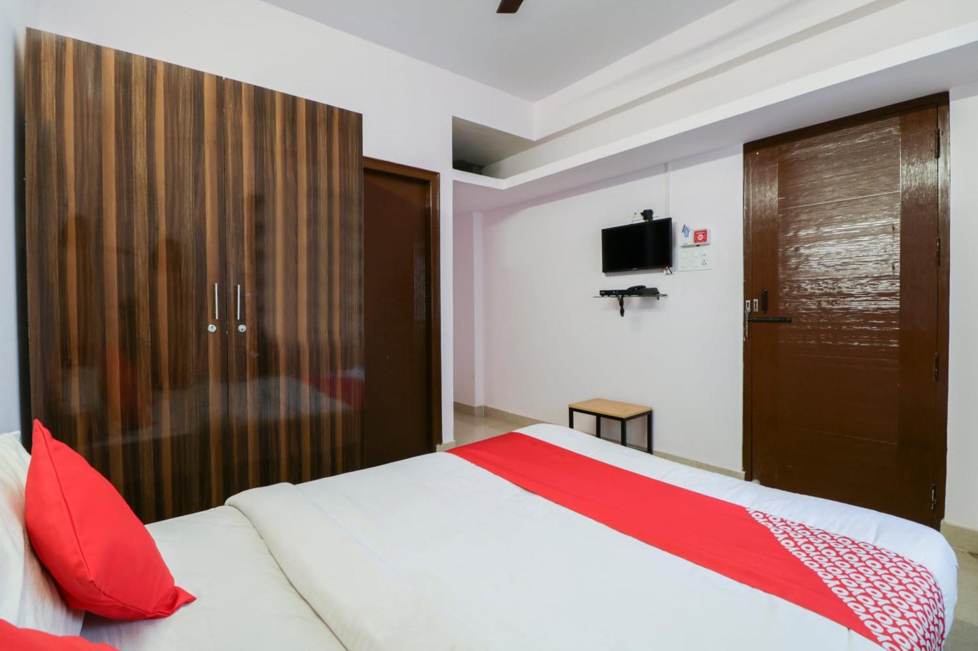 O Pallavi Nilayam Hotel